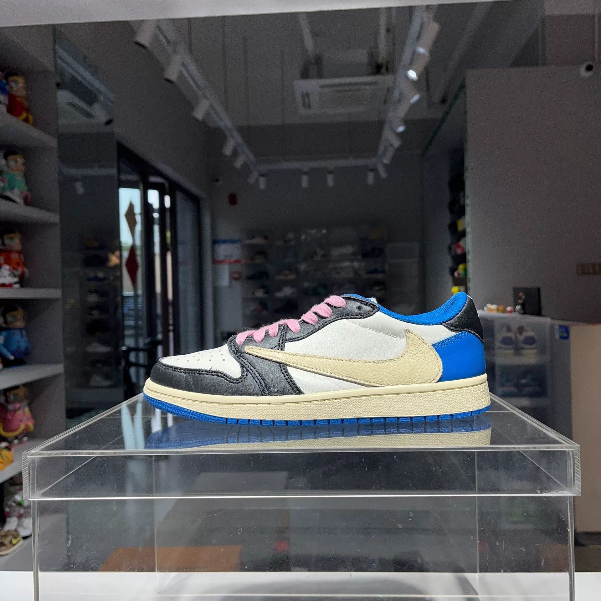 Nike Nike Lowtop Sneakers 40 Men Size US 7.5 / EU 40-41 - 1 Thumbnail