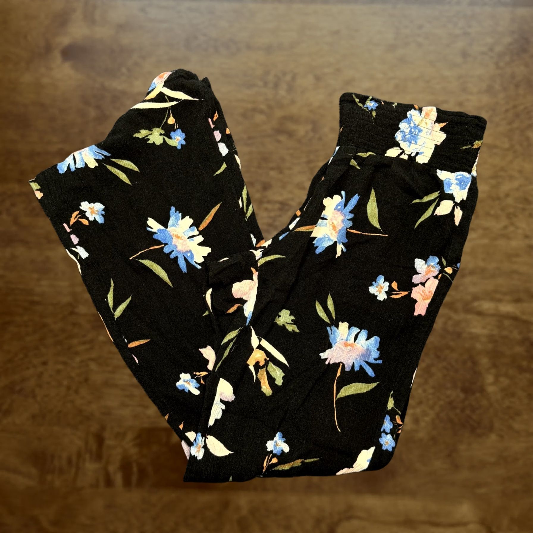 O'Neill O'Neill Dress Pants Womens M Black Floral Crepe Straight Leg Elastic Waist Pants Dress Size 32" / US 10 / IT 46 - 1 Thumbnail