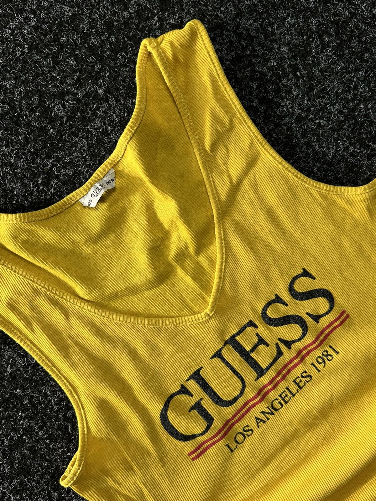 Designer × Guess × If Six Was Nine 🚨AVANT-GARDE GUESS TANK WOMEN Y2k BIG LOGO Size M / US 6-8 / IT 42-44 - 3 Thumbnail