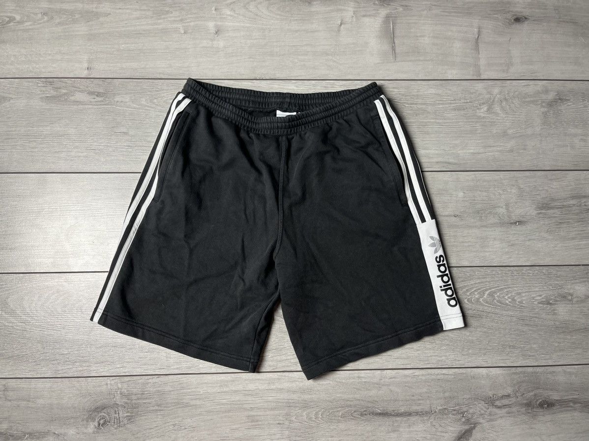 Adidas Adidas zx shorts sweatshorts size Large Size US 34 / EU 50 - 1 Thumbnail