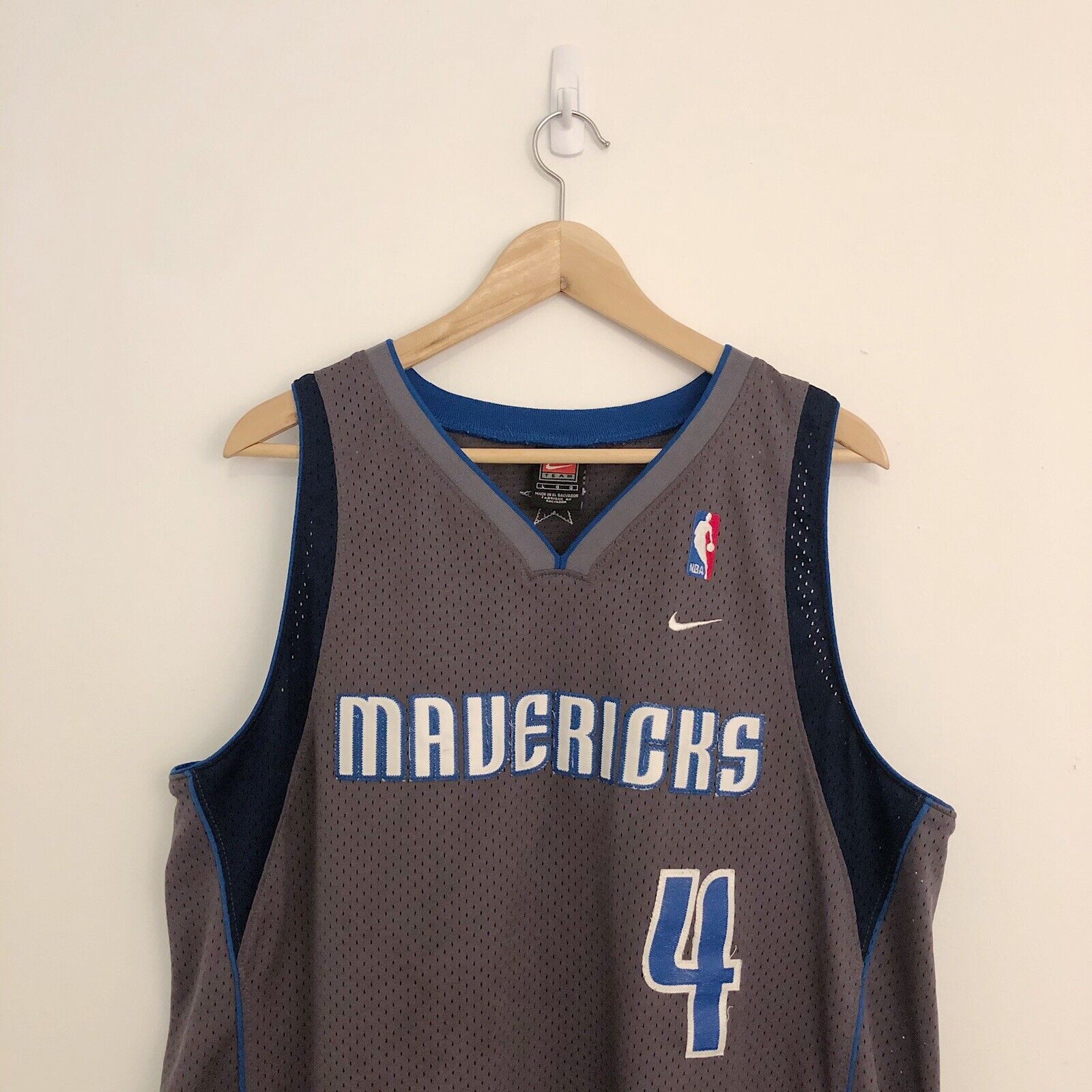 Nike 2000s Michael Finley #4 Nike Dallas Mavericks Jersey Size US L / EU 52-54 / 3 - 4 Thumbnail