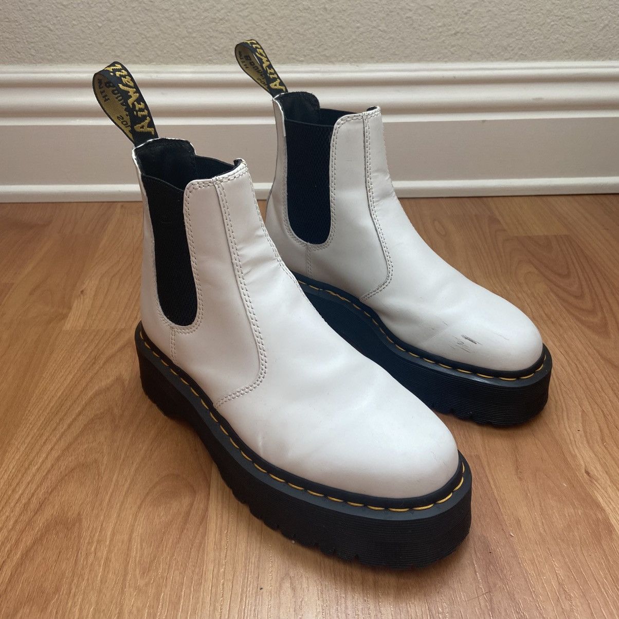 Dr. Martens Dr. Martens Women’s White Chelsea Boots Size 7M Size US 7 / IT 37 - 1 Thumbnail