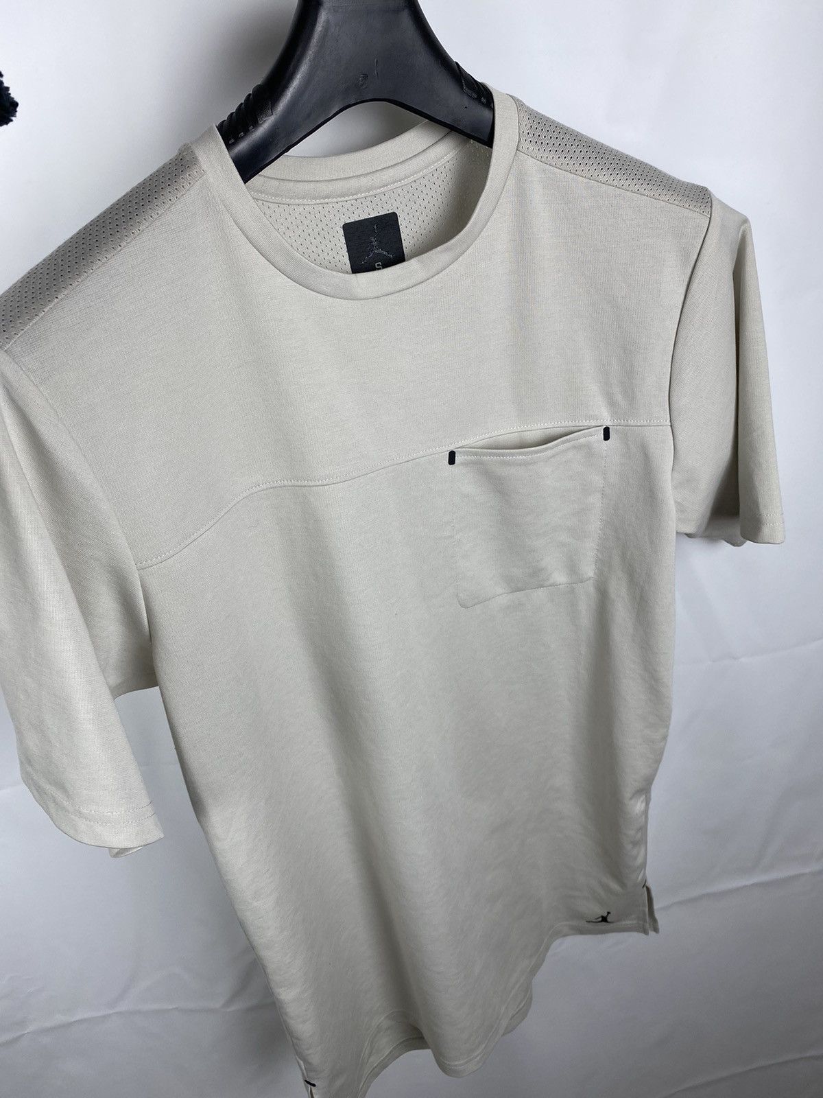 Jordan Brand Jordan 23 Lux Pocket Men Short Sleeve T-Shirt Light Bone S Size US S / EU 44-46 / 1 - 9 Thumbnail