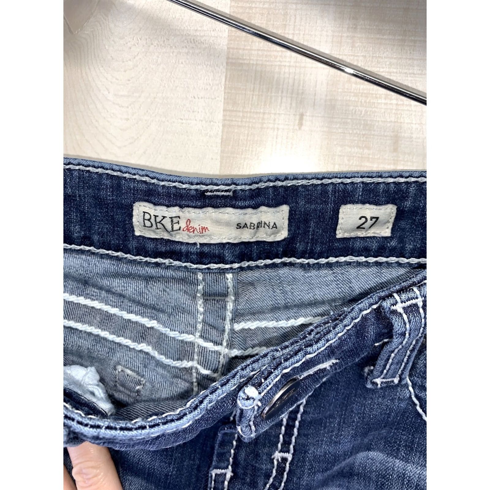 BKE BKE Denim Sabrina Capri Jeans Womens Size 27 -5229 Denim Capri Jeans 27 Blue Cotton Blend 5-Pocket Zipper Embroidered Buckle Sabrina Womens Jeans Size 27" / US 4 / IT 40 - 7 Thumbnail