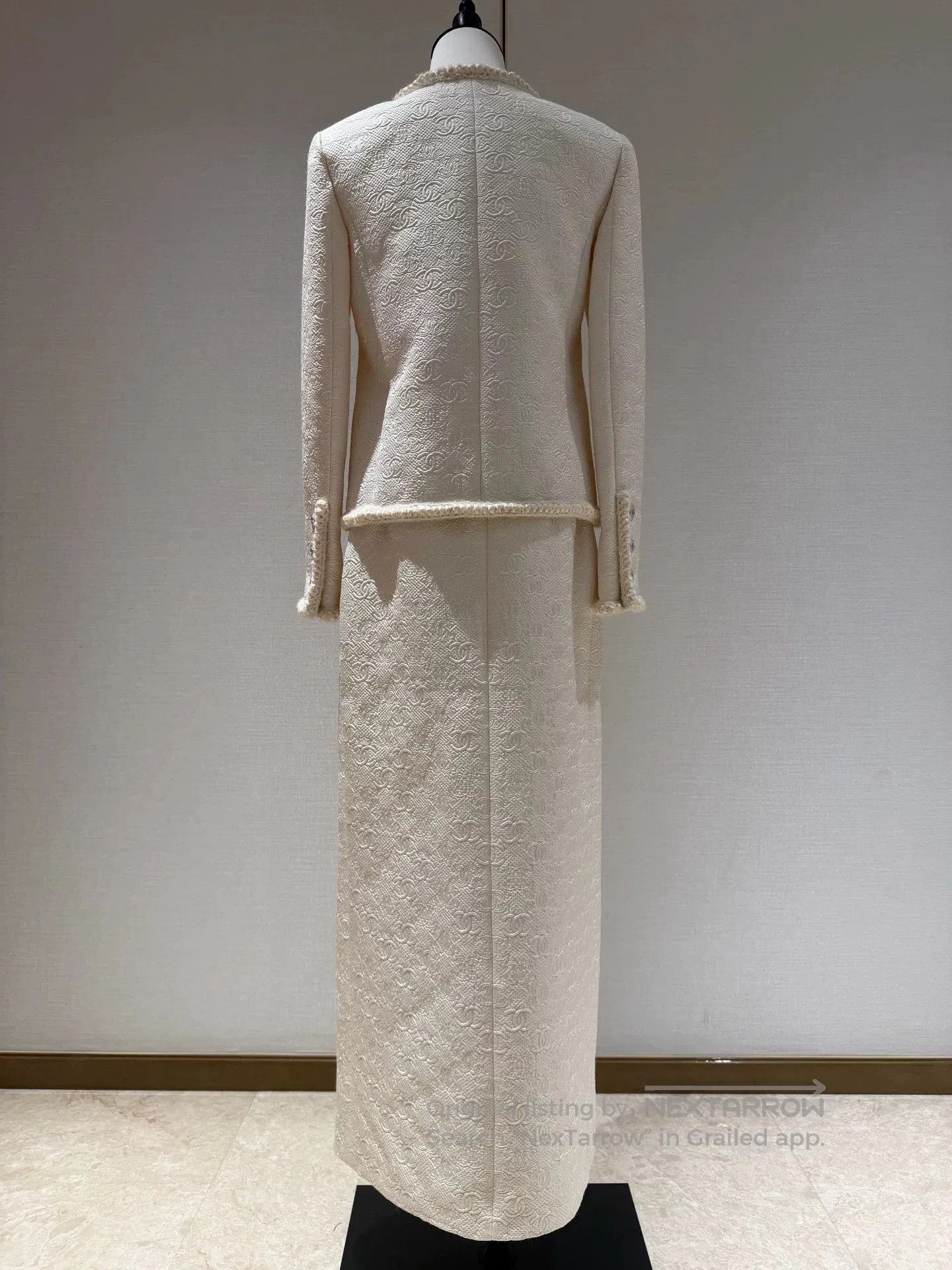 Chanel Chanel Castle Series White Logo Coat 34. Size US XS / EU 42 / 0 - 2 Thumbnail