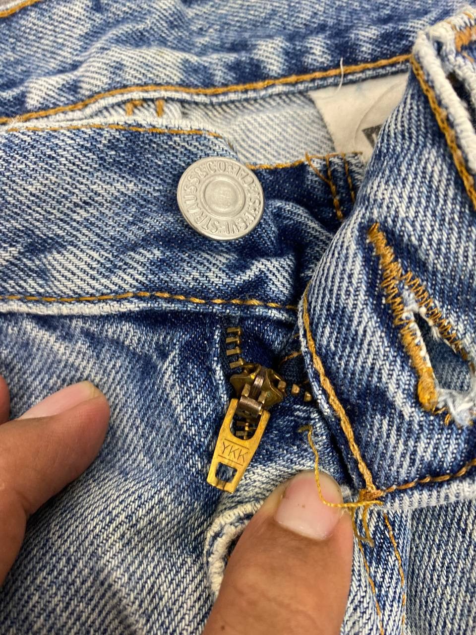 Levi's vintage levis 550 lightwash denim nice design Size US 33 - 13 Thumbnail