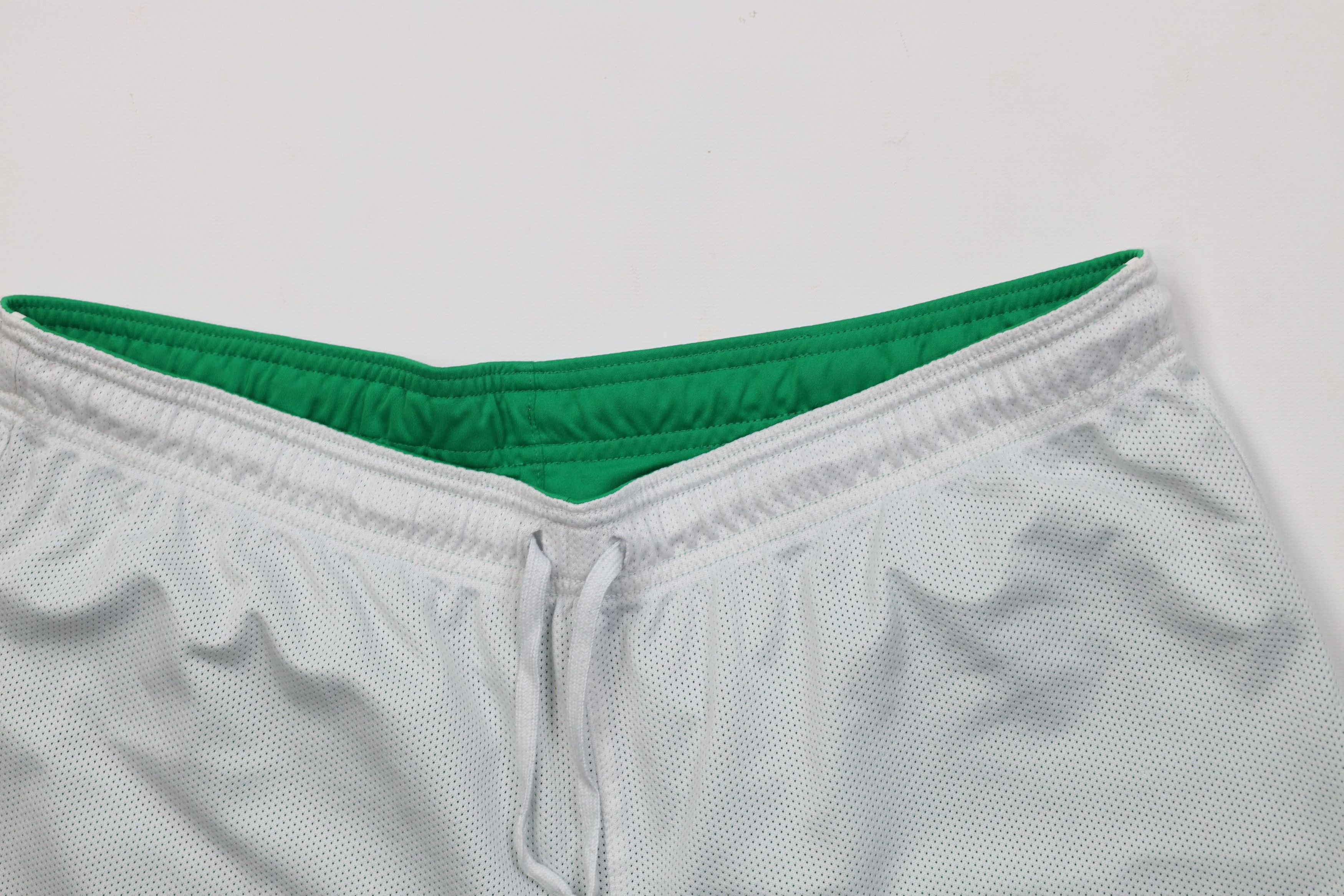 Nike Vintage Nike Swoosh Reversible Soccer Shorts Green White Size 33" - 9 Thumbnail
