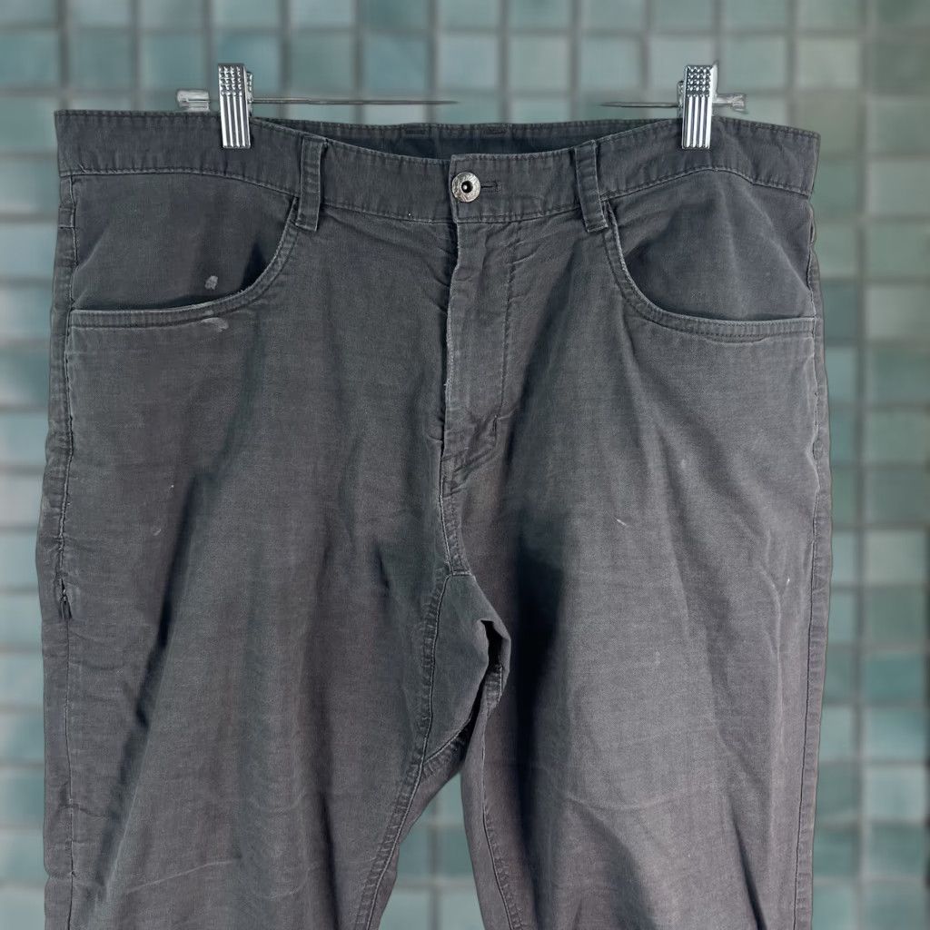 The North Face The North Face Pants Mens Gray The Narrows Relaxed Fit 38X31 Jeans 5-Pocket Straight Canvas Cotton Nylon Button Zip Casual College 80s Preppy Mens Size US 38 / EU 54 - 1 Thumbnail