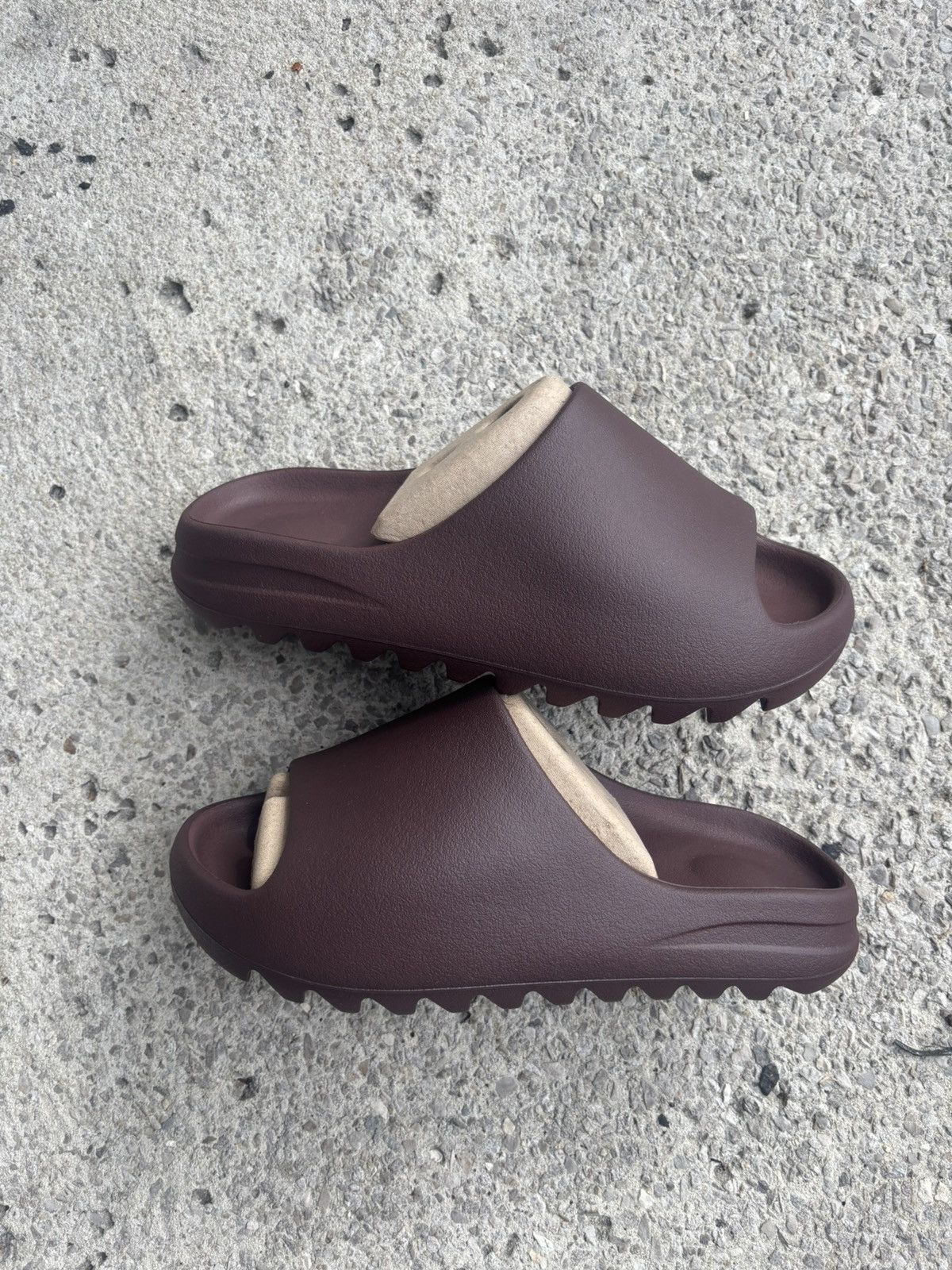 Yeezy Yeezy Slide YS-01 “Fudge” – Size 9 – Brand New Size US 9 / EU 42 - 1 Thumbnail