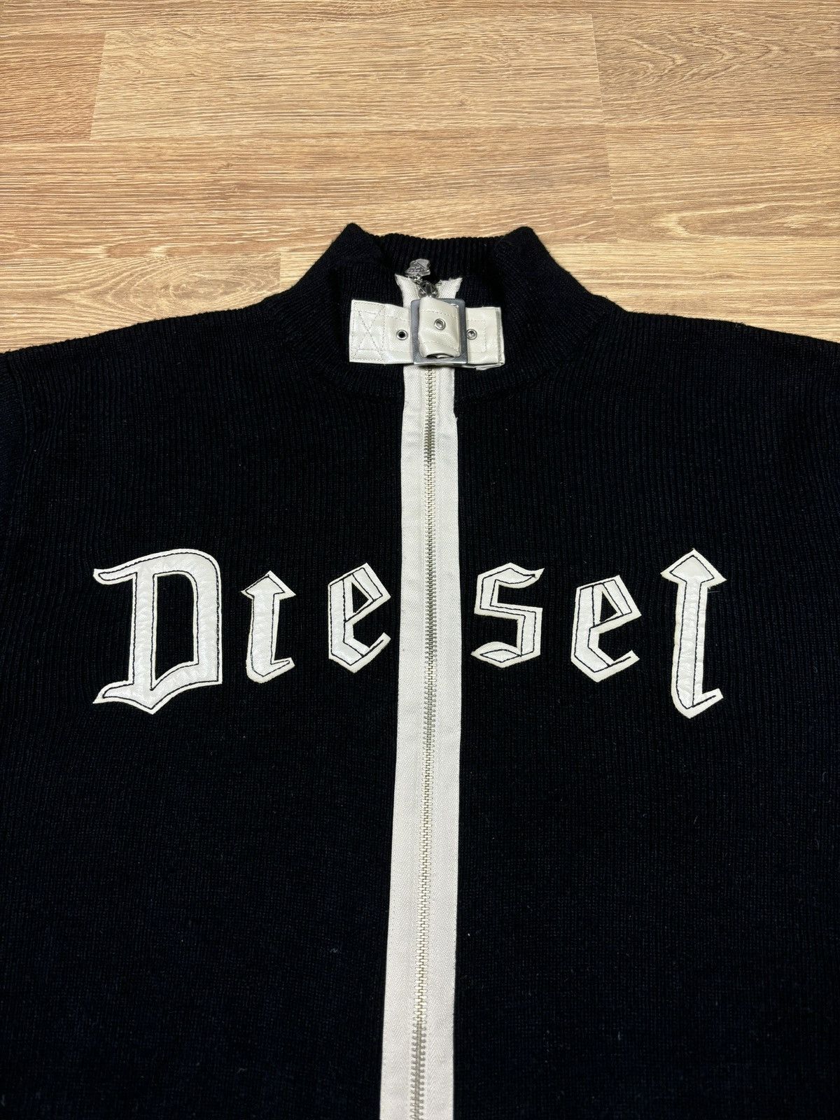 Diesel 2000s Diesel Woolen Goth Logo Zip Up Knit Size US M / EU 48-50 / 2 - 4 Thumbnail