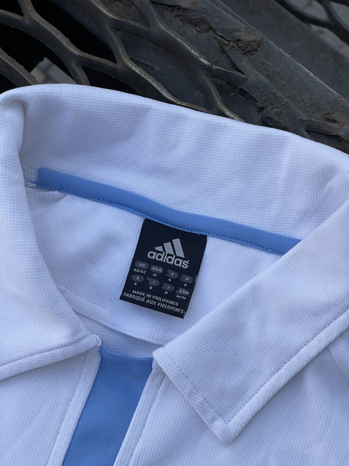 Adidas 2005 Adidas Real Madrid vintage soccer jersey galacticas Size US M / EU 48-50 / 2 - 8 Thumbnail