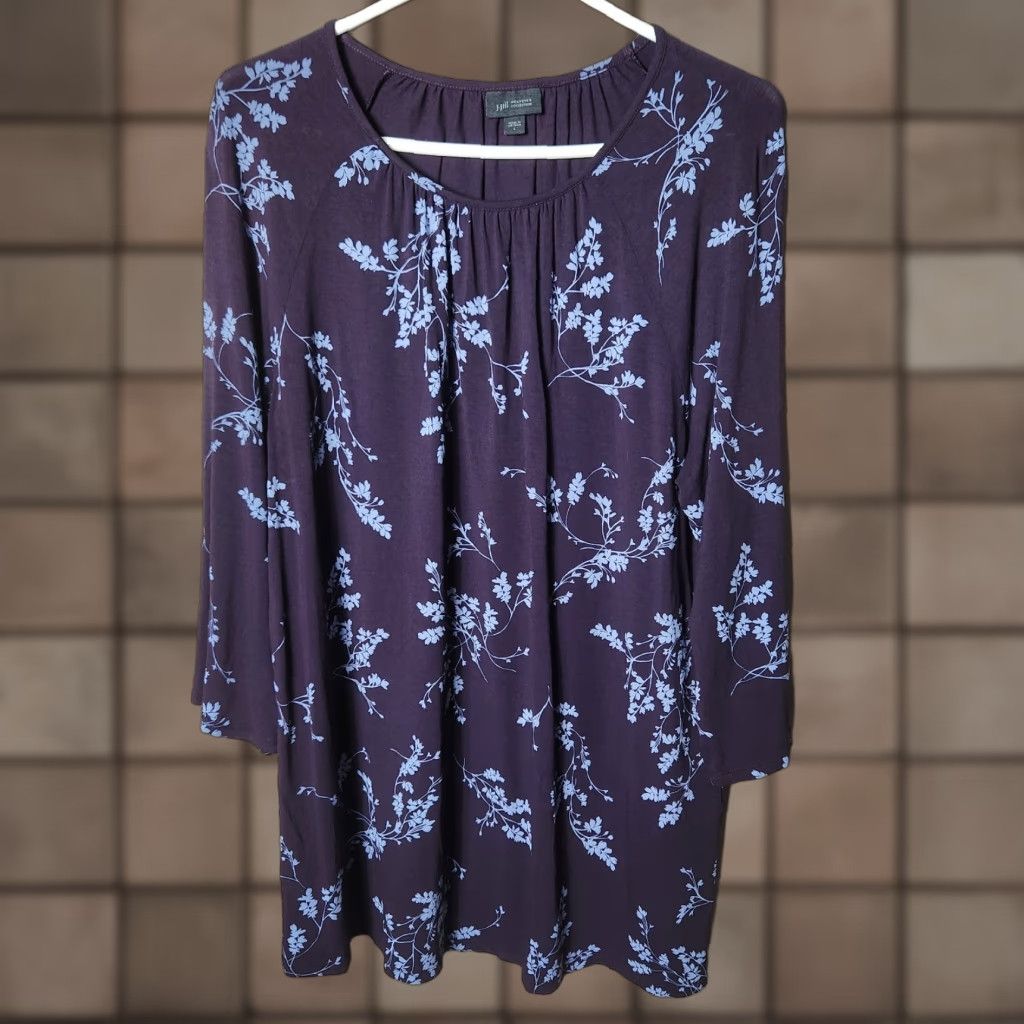 J. Jill J.JILL WEAREVER SHIRRED-NECKLINE TUNIC IN RADICCHIO TRAILING BUNCHES - Size L - Purple - Tunic - Womens Size L / US 10 / IT 46 - 1 Thumbnail
