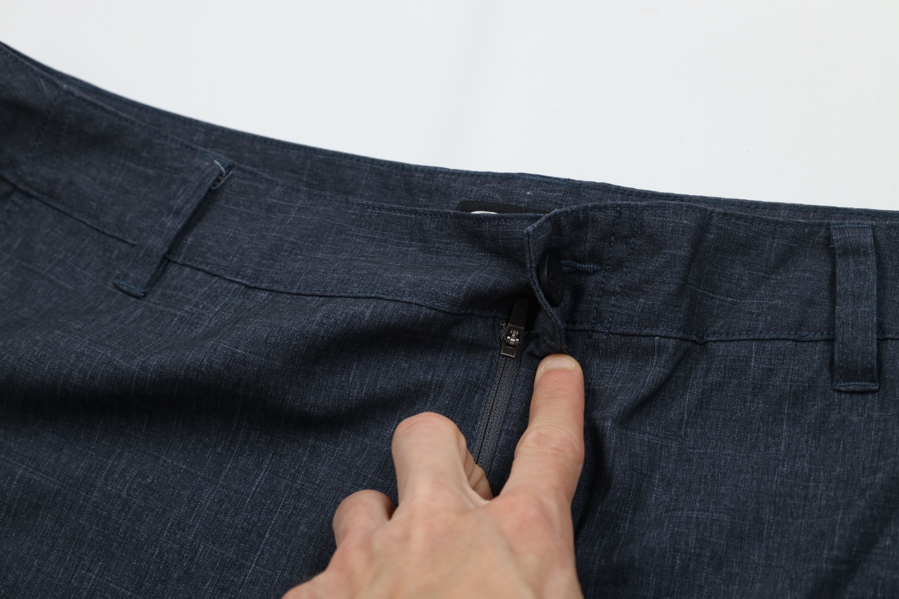 Oakley Oakley Spell Out Chambray Stretch Golf Golfing Chino Shorts Size US 38 / EU 54 - 6 Thumbnail