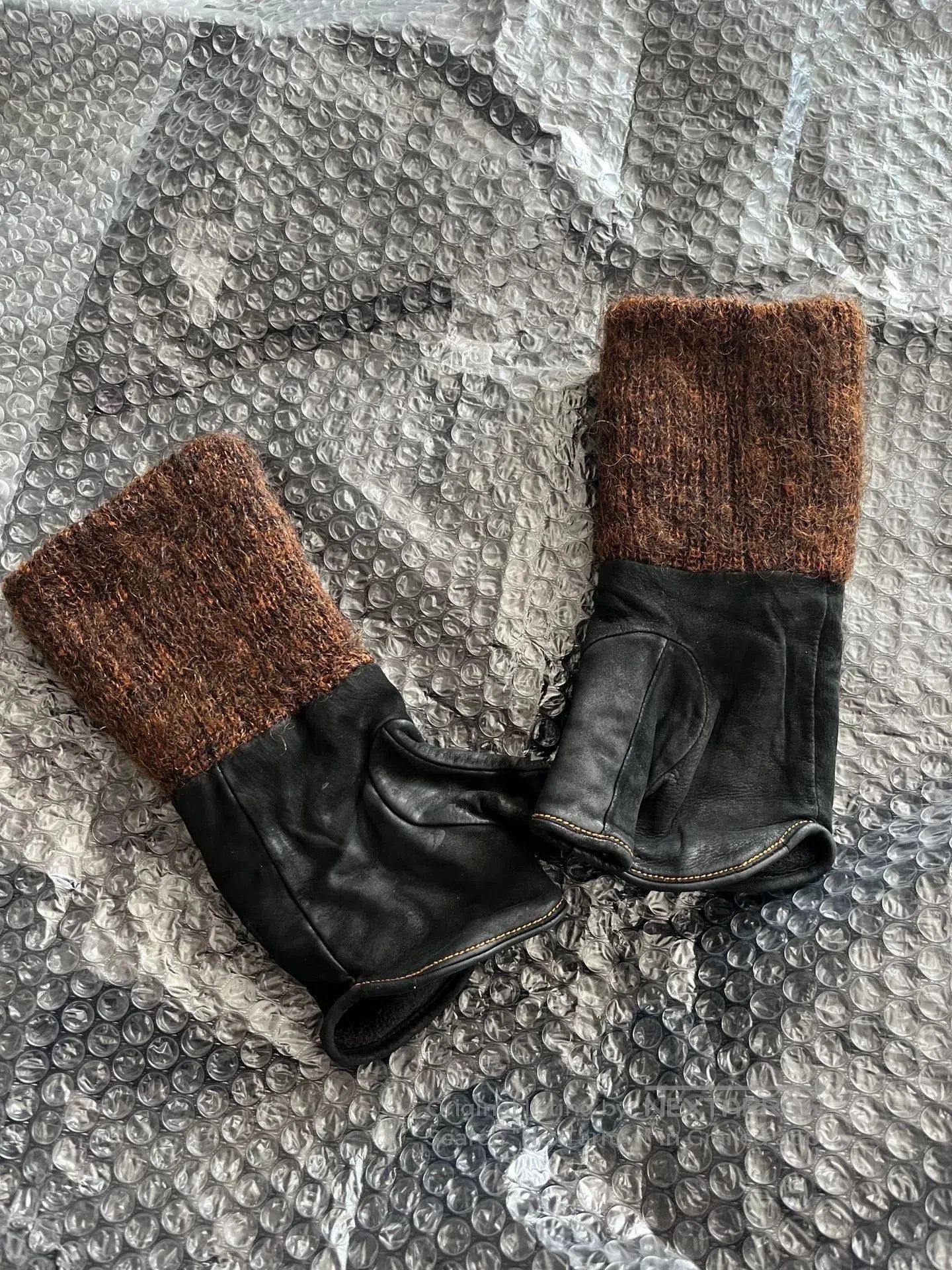 Vivienne Westwood Vivienne Westwood Leather Knit Gloves. Size ONE SIZE - 6 Thumbnail
