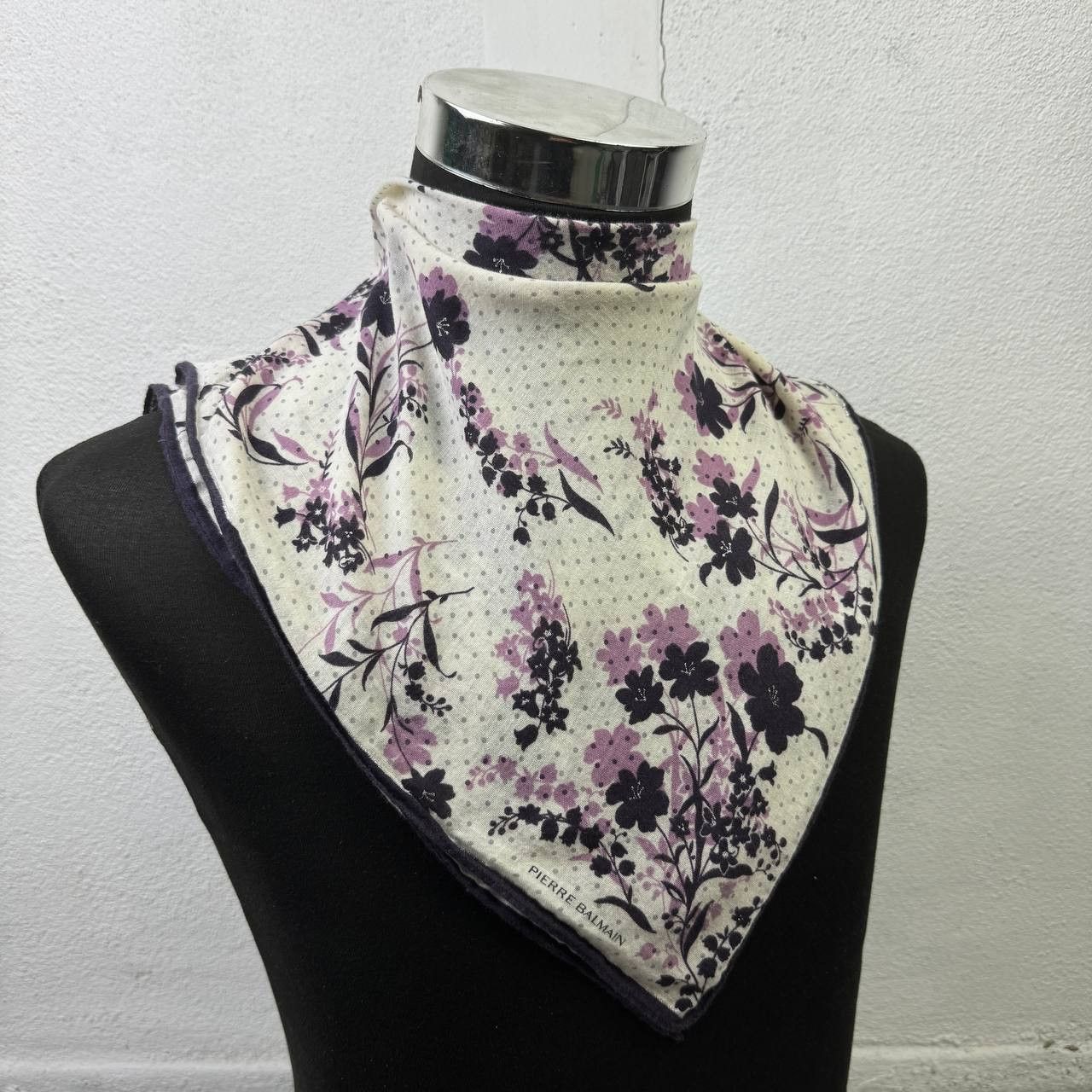 Pierre Balmain Vintage Pierre Balmain Pocket Square / Neckerchief – Floral Size ONE SIZE - 3 Thumbnail