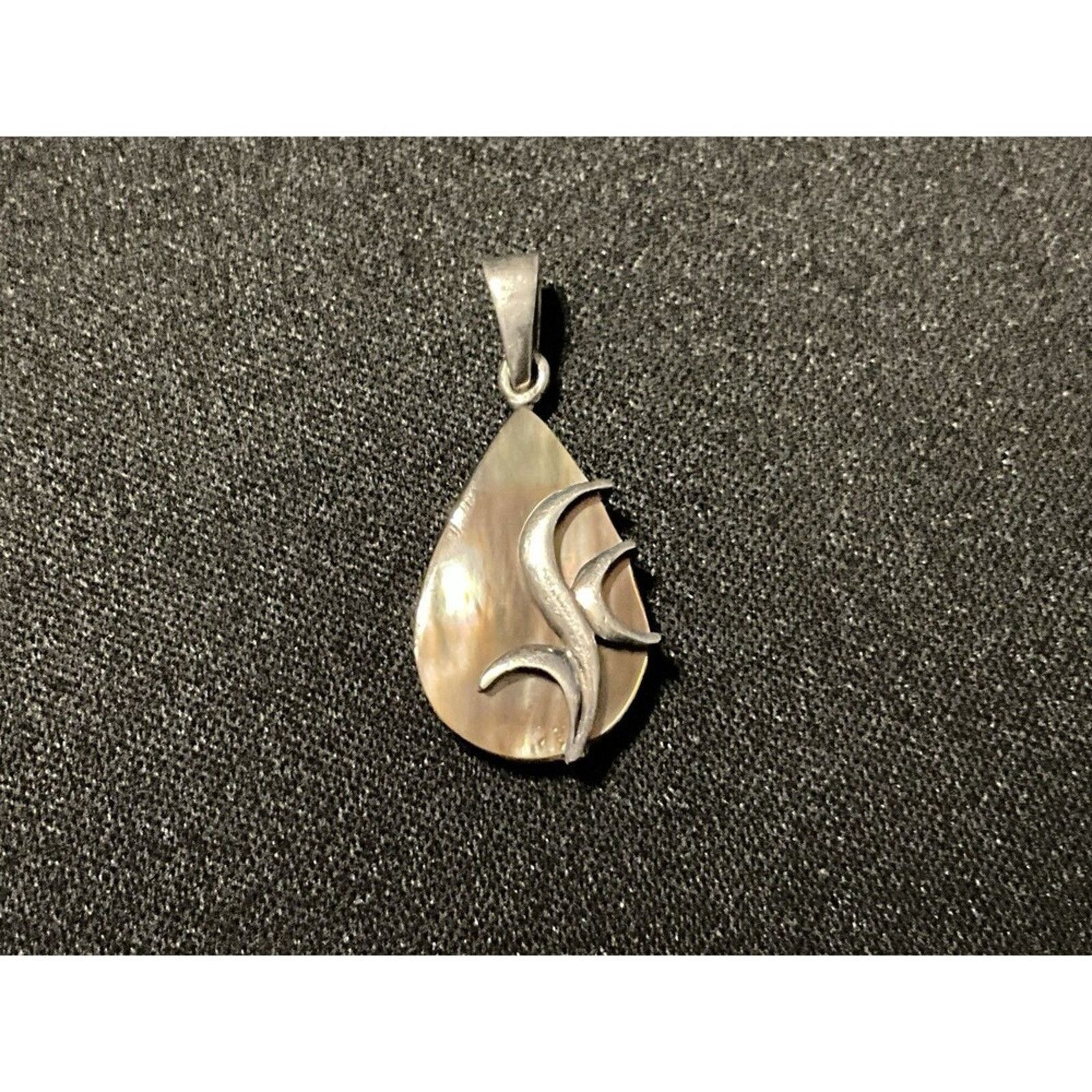 Other 925 Sterling Silver Mother Of Pearl Pendant Size ONE SIZE - 2 Thumbnail