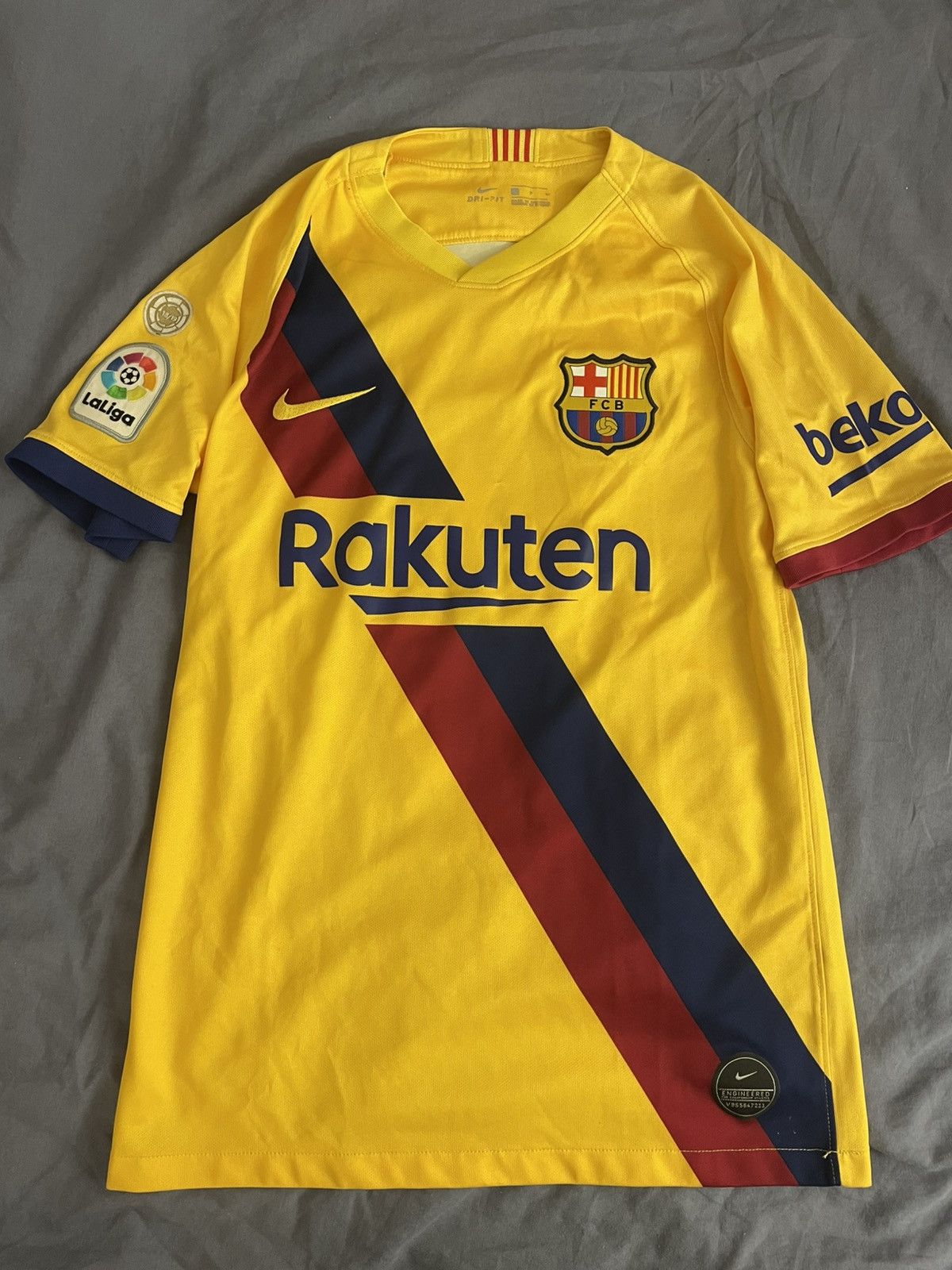 Nike Fc Barcelona away jersey Size US S / EU 44-46 / 1 - 1 Thumbnail