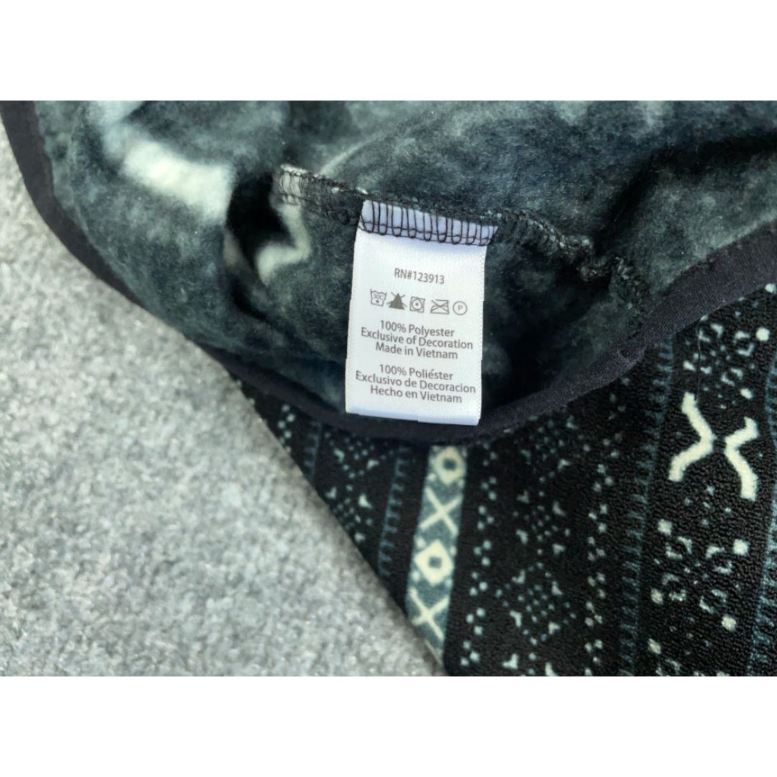 Vintage Ski Lodge Style Jacket Women's XL Black 1/4 Snap Fleece Pullover Tribal Motif Size XL / US 12-14 / IT 48-50 - 7 Thumbnail