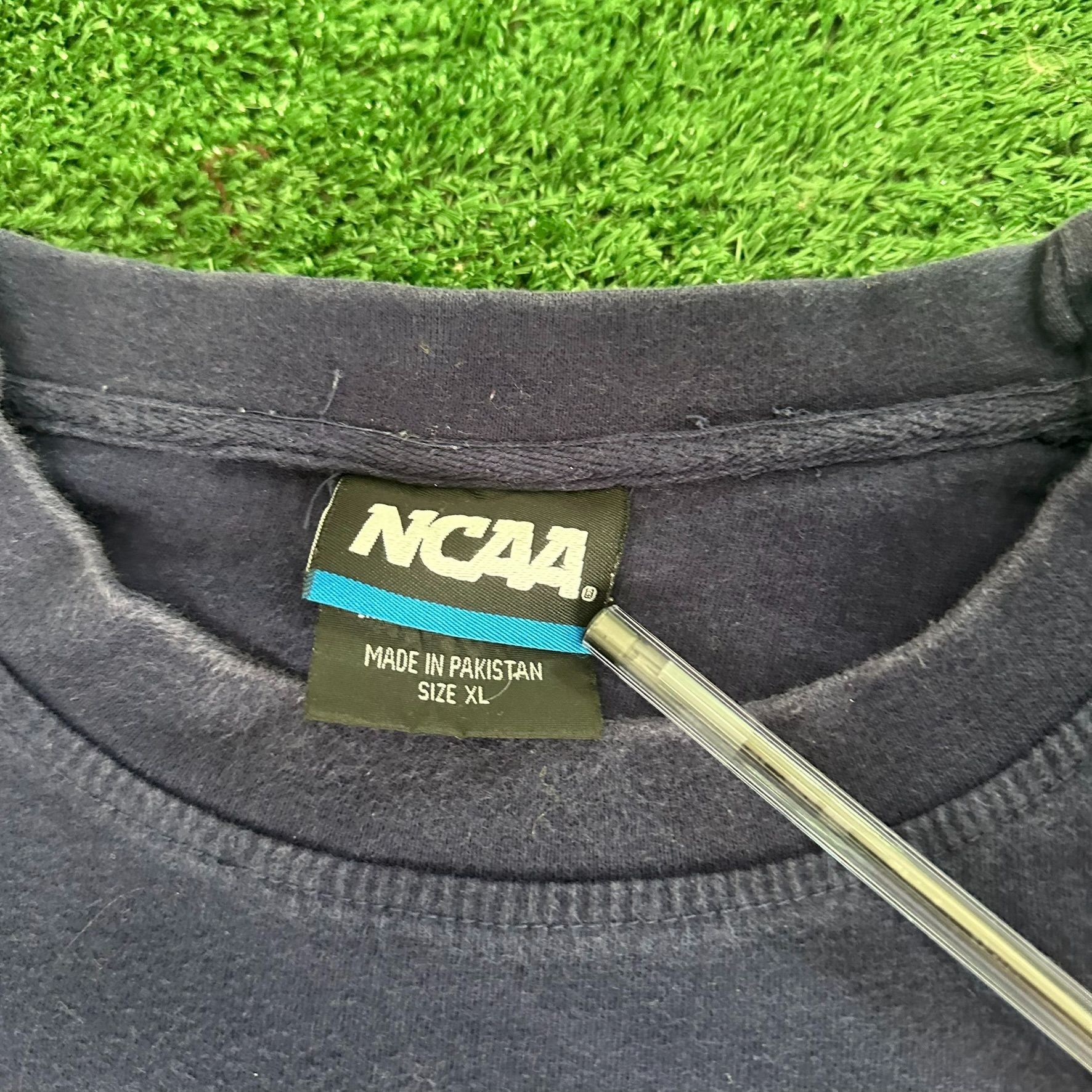 NCAA Vintage Y2K NCAA Notre Dame Fighting Irish T-Shirt Navy XL S Size US XL / EU 56 / 4 - 4 Thumbnail