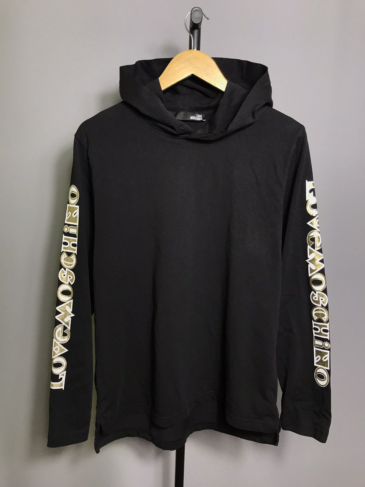 Moschino moschino mens t-shirt long sleeve hoodie black gold medium Size US M / EU 48-50 / 2 - 1 Thumbnail