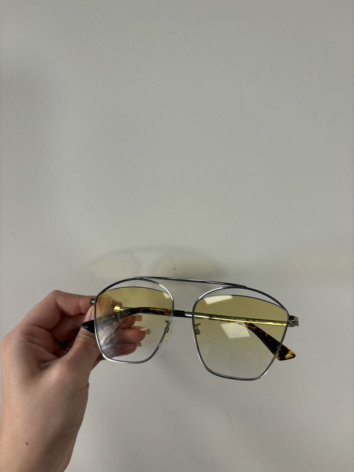 Alexander McQueen Alexander McQueen Yellow Lens Luxury Aviator Sunglasses Size ONE SIZE - 7 Thumbnail