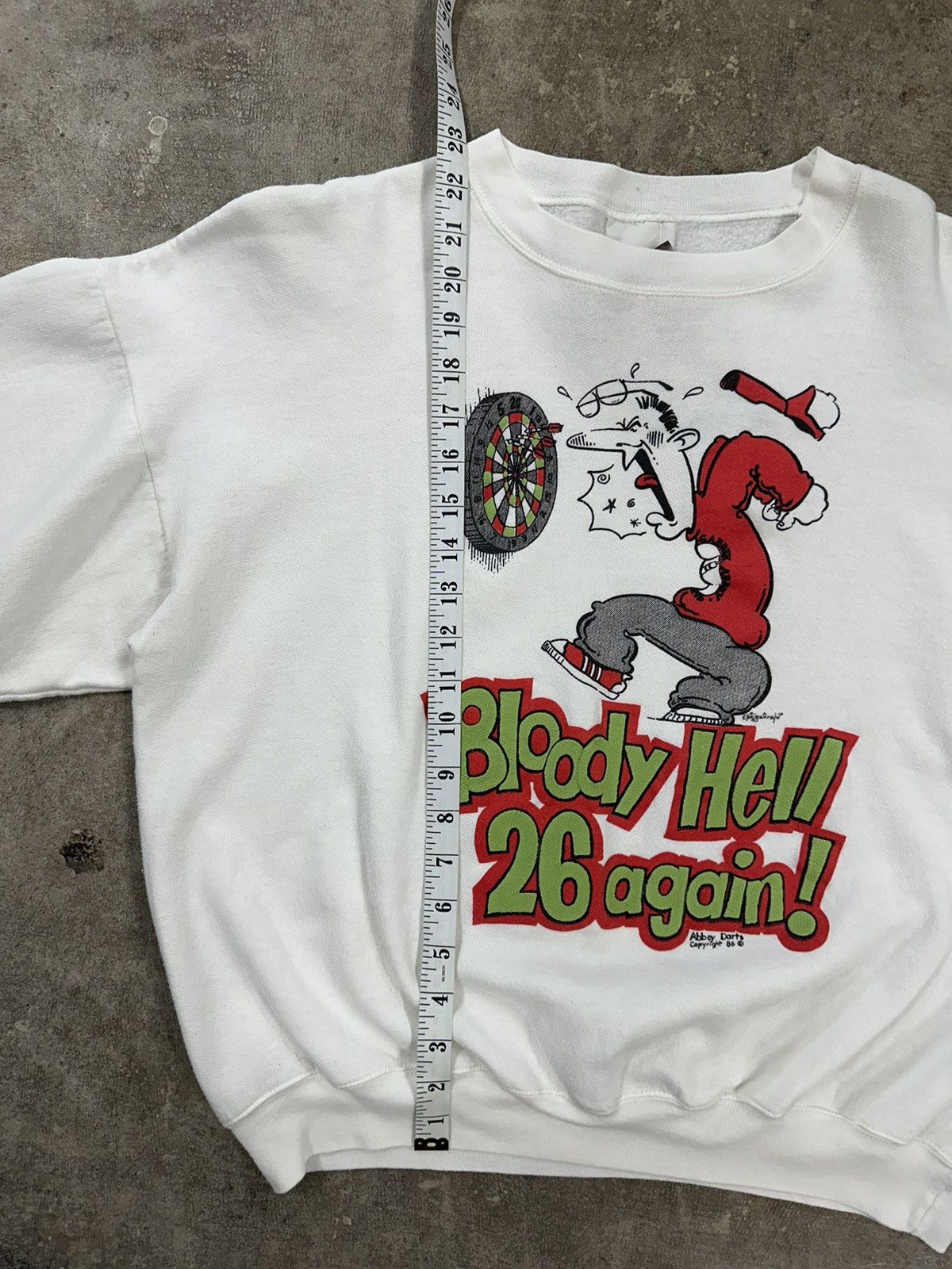 Vintage Vintage 80s Bloody Hell 26 Again! Dart Cartoon Sweatshirt Size S / US 4 / IT 40 - 8 Thumbnail