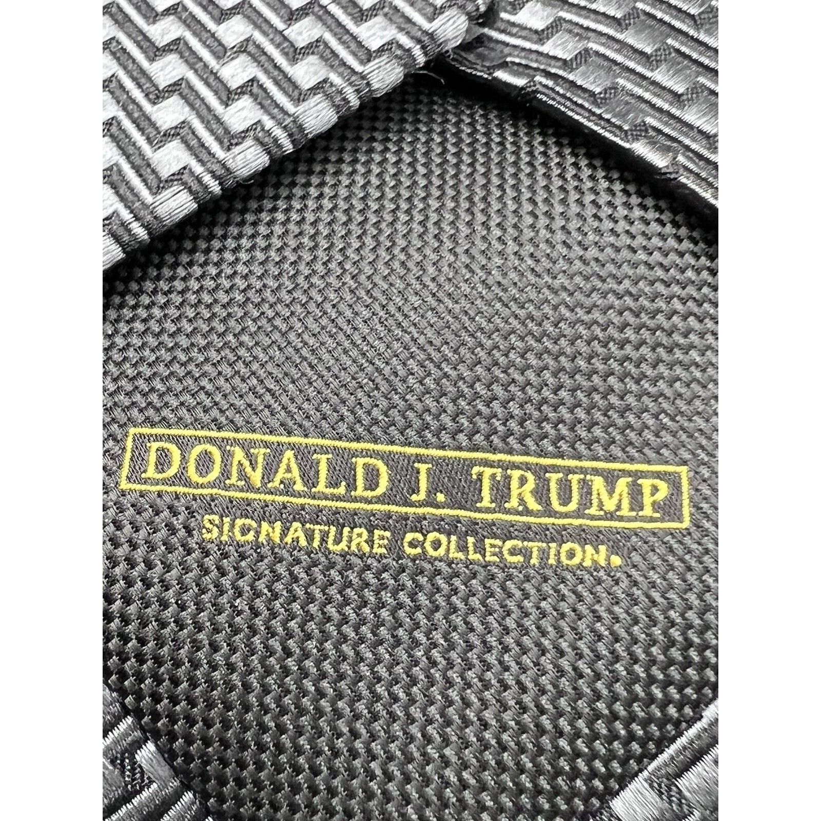 Donald Trump DONALD J. TRUMP~ SIGNATURE COLLECTION Black Silver Size ONE SIZE - 4 Thumbnail