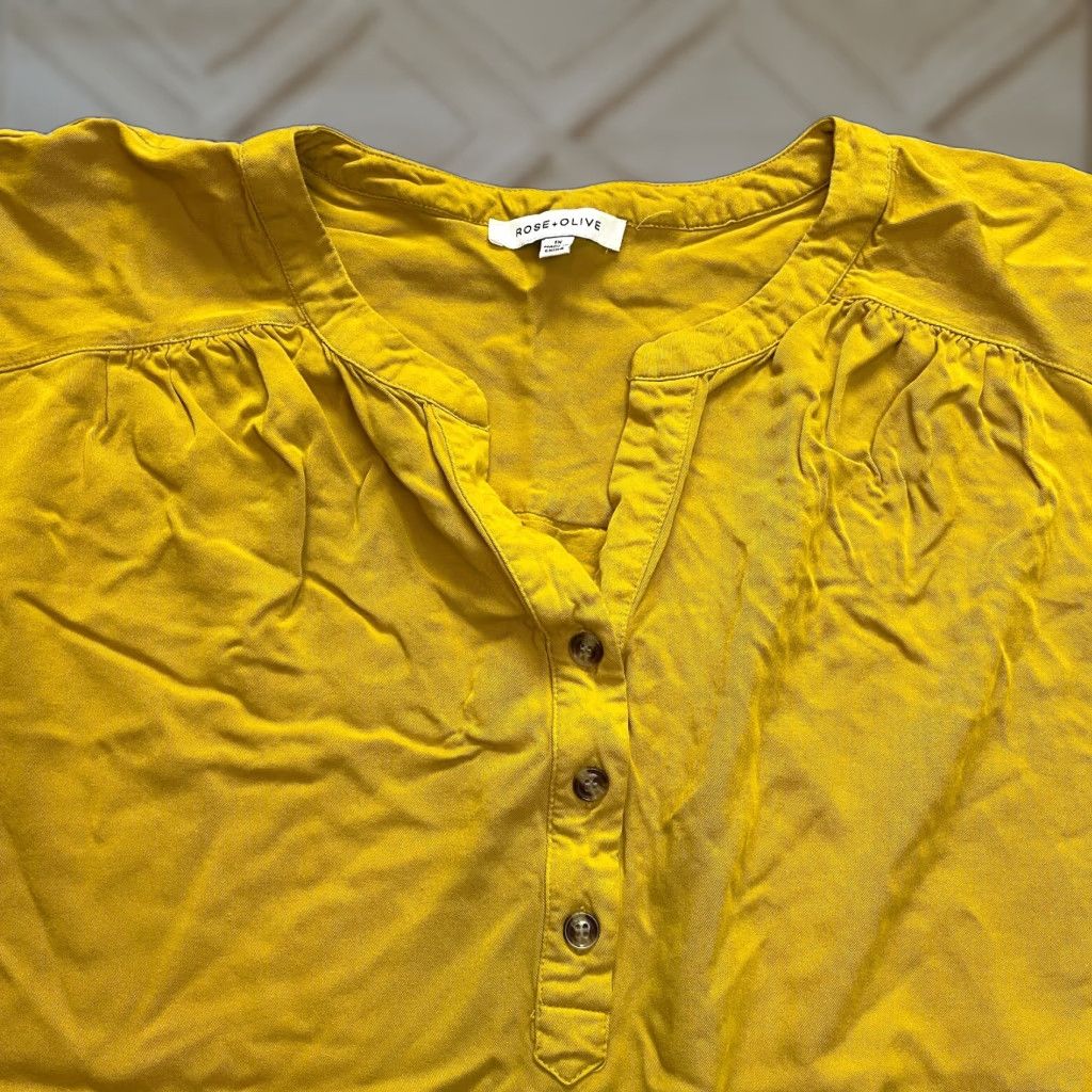 Vintage Rose + Olive Blouse Shirt Womens 1X Yellow Rolled Cuff Cap Sleeves Soft Rayon V-Neck Pullover Short Sleeve Lace BLAUSE? Size XL / US 12-14 / IT 48-50 - 1 Thumbnail