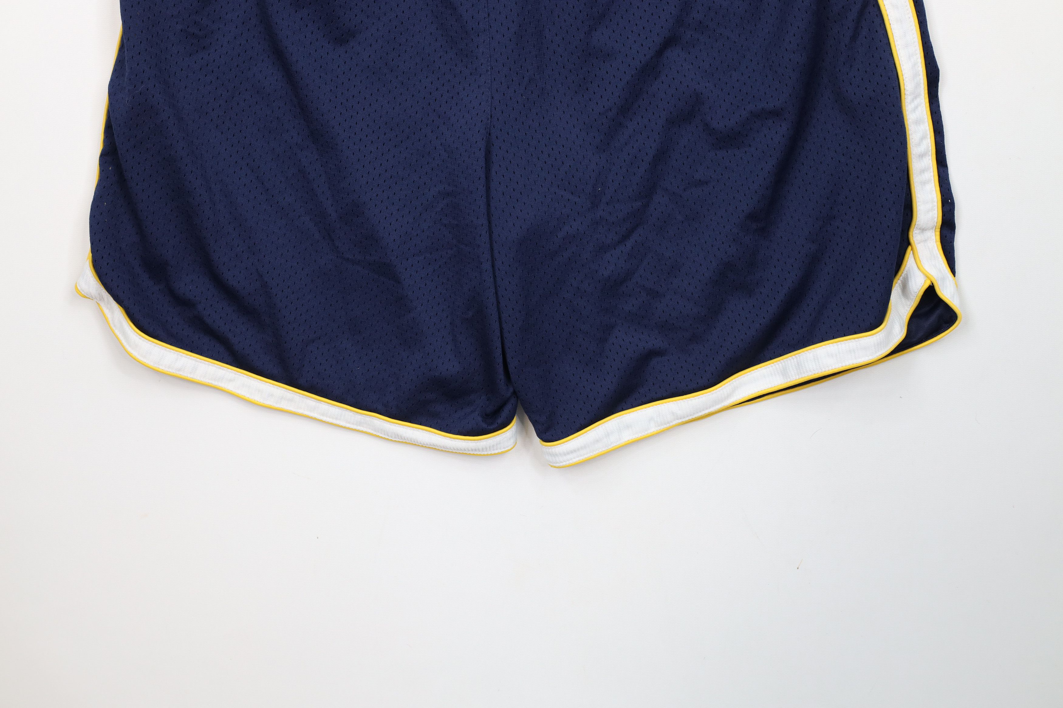 Starter × Vintage Vintage 90s Starter University of Michigan Basketball Shorts Size US 34 / EU 50 - 15 Thumbnail