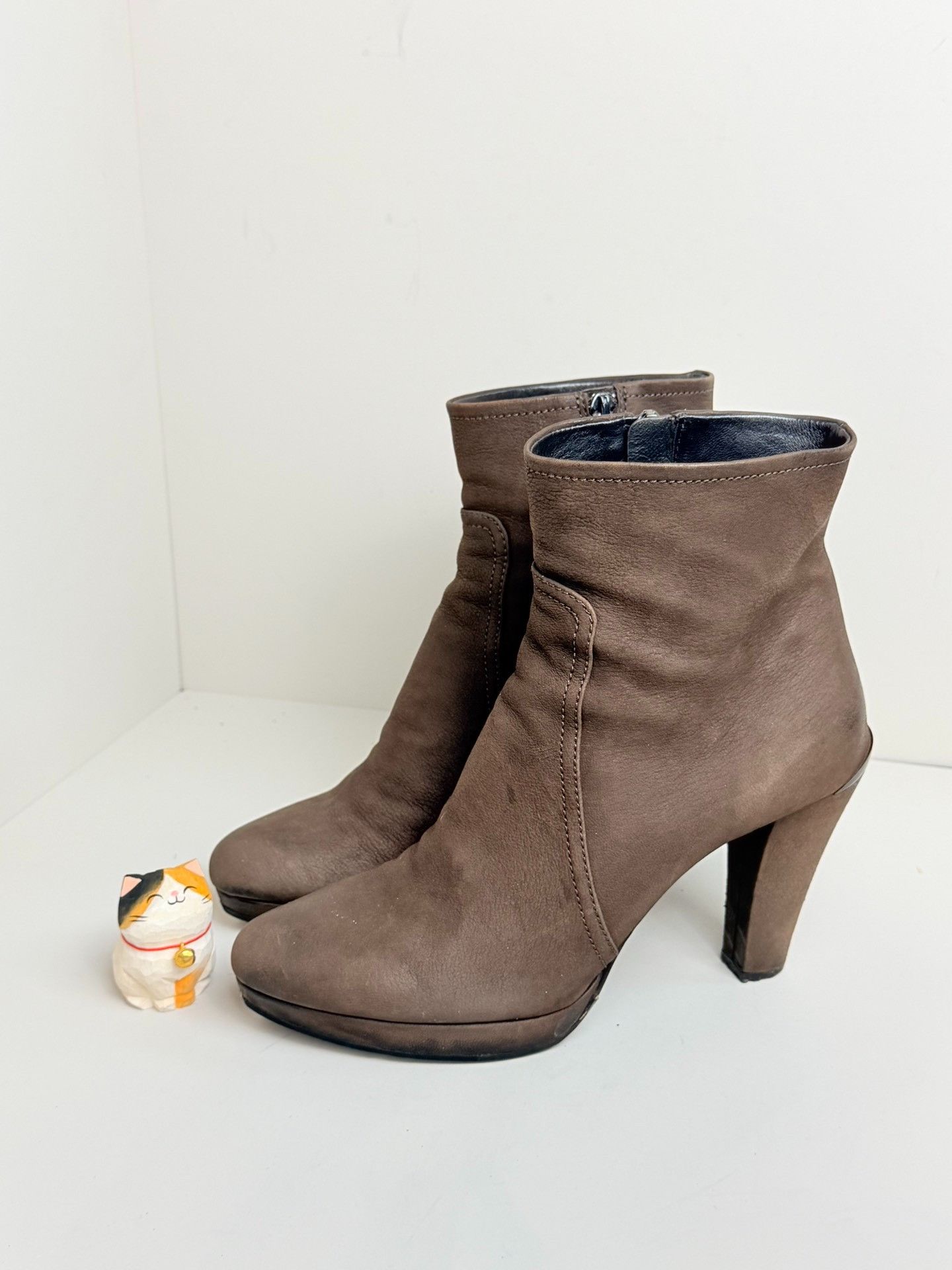 Prada Prada Boots us_8 Women Size US 8 / IT 38 - 1 Thumbnail