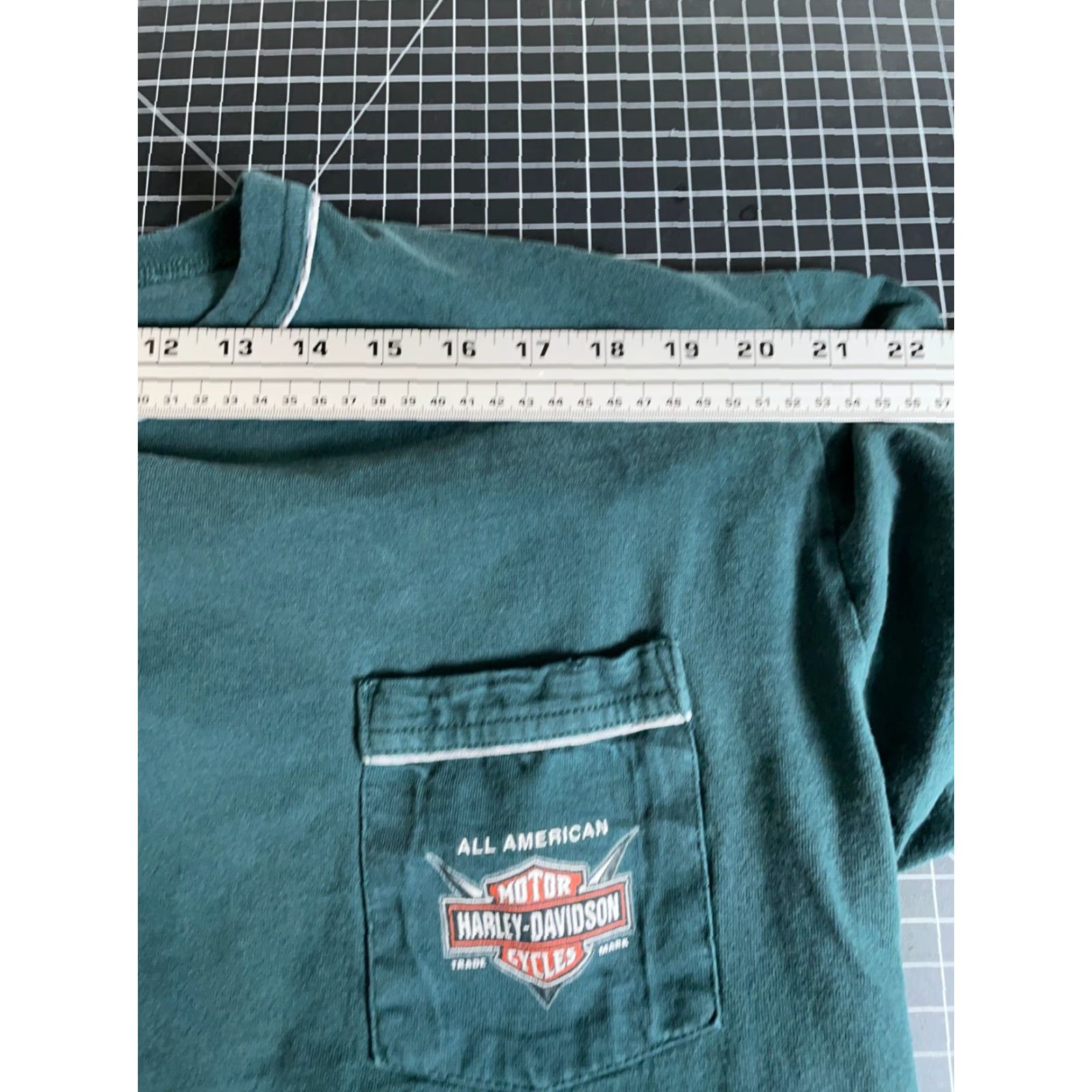 Harley Davidson VINTAGE Harley-Davidson Long Sleeve Pocket T-Shirt Mens XL Large USA Made Michigan Blue Graphic Print Crew Neck Jersey 100% Cotton Logo Shirt Size US L / EU 52-54 / 3 - 7 Thumbnail