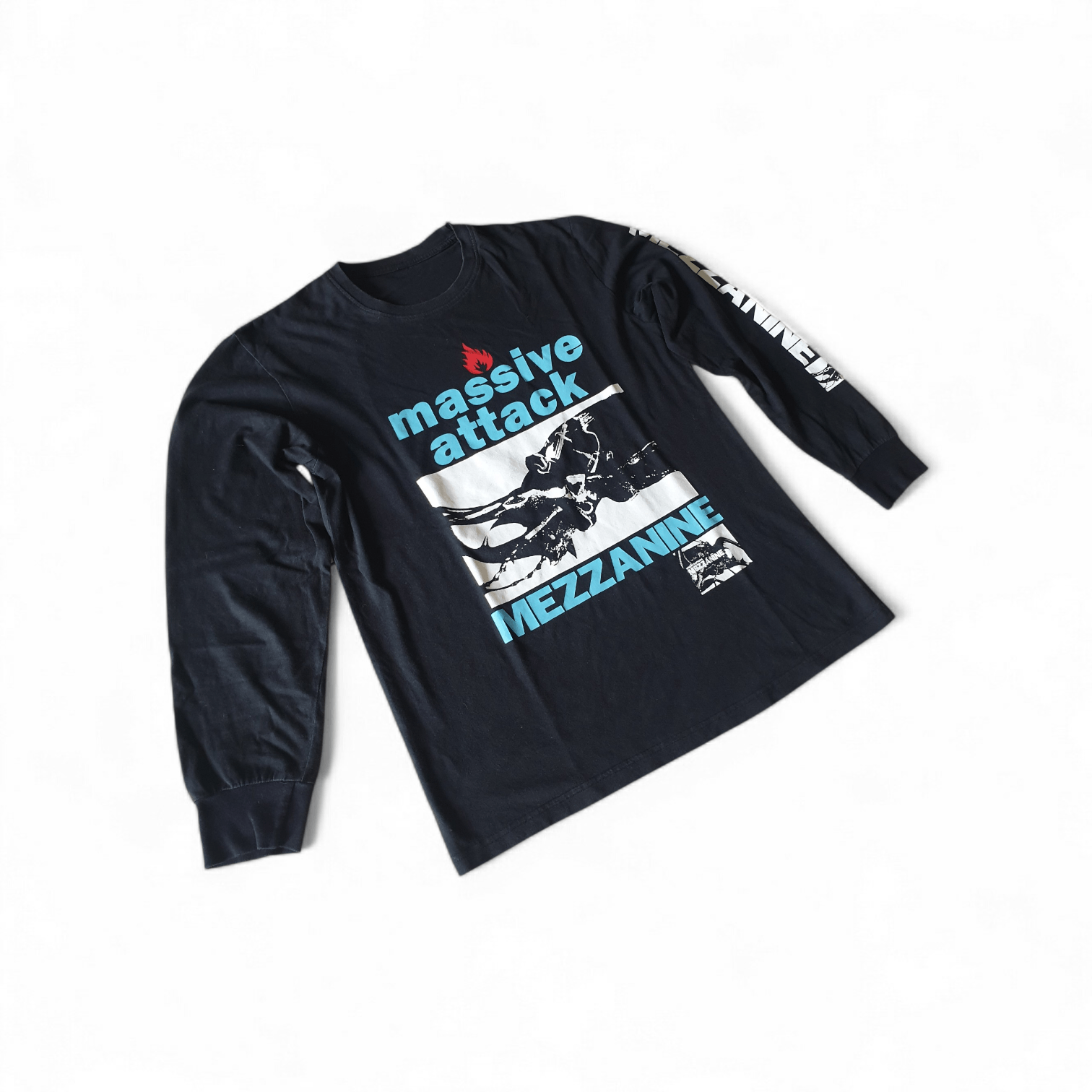 Band Tees Massive attack y2k long sleeve shirt Size US M / EU 48-50 / 2 - 3 Thumbnail