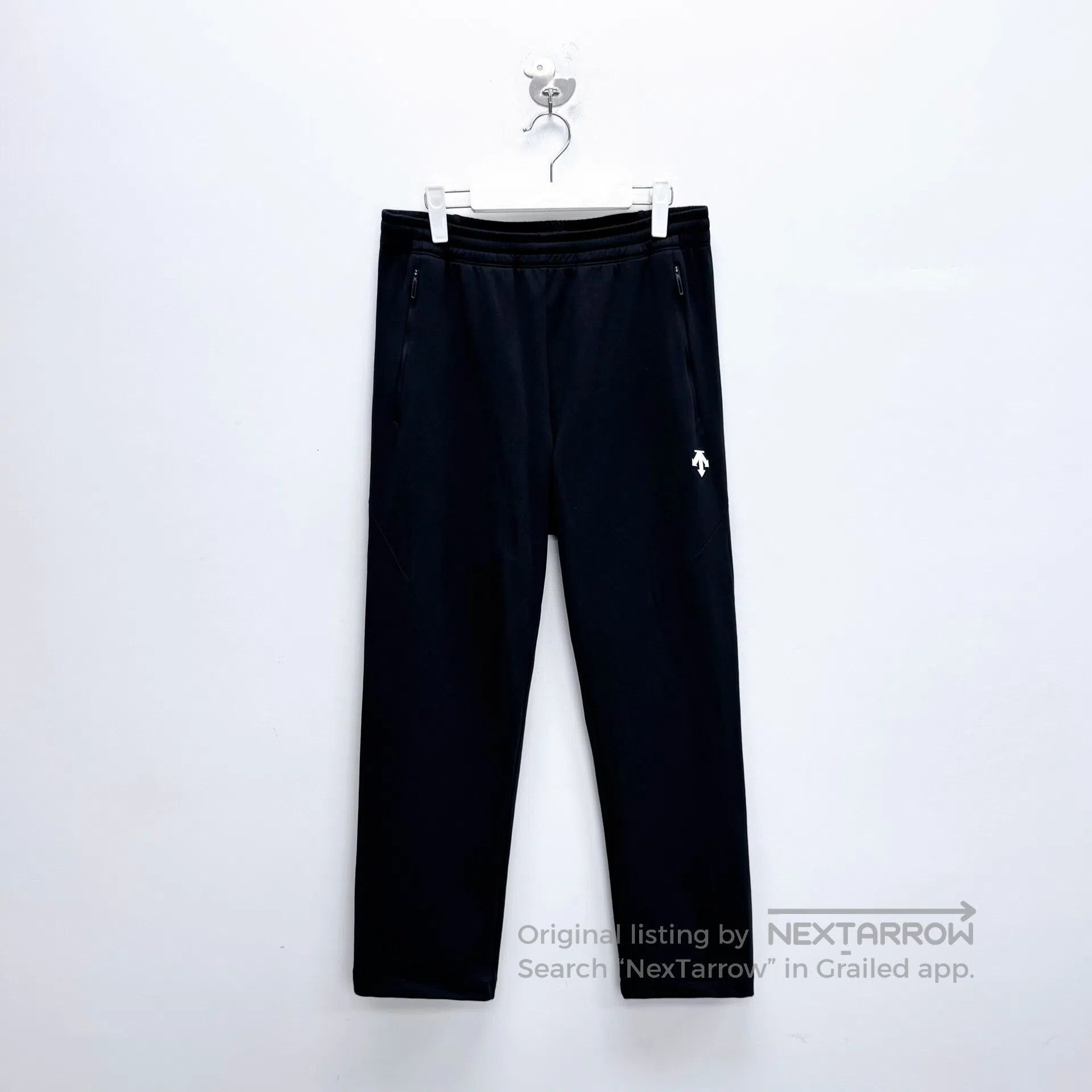 Descente Descente size XL Black Logo Sweatpants| Size US 27 - 1 Thumbnail