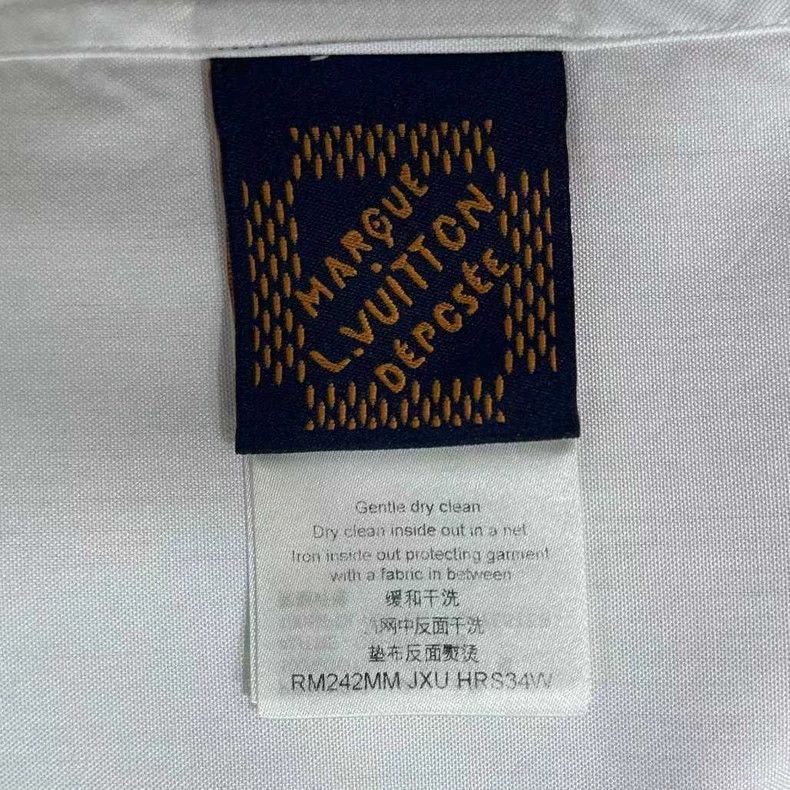 Louis Vuitton Louis Vuitton 24 New Pearl Button Embroidered Logo Shirt Size US S / EU 44-46 / 1 - 5 Thumbnail