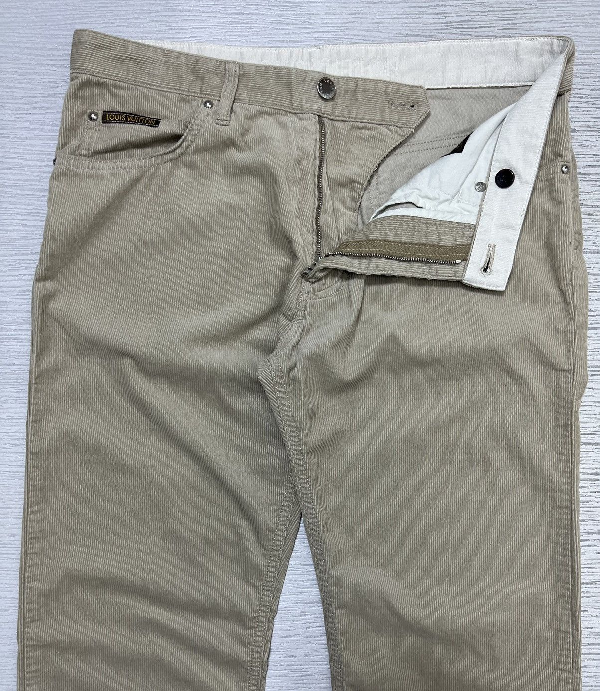 Louis Vuitton Louis Vuitton - “Gaston V” Slim Corduroy Trouser Size US 30 / EU 46 - 9 Thumbnail