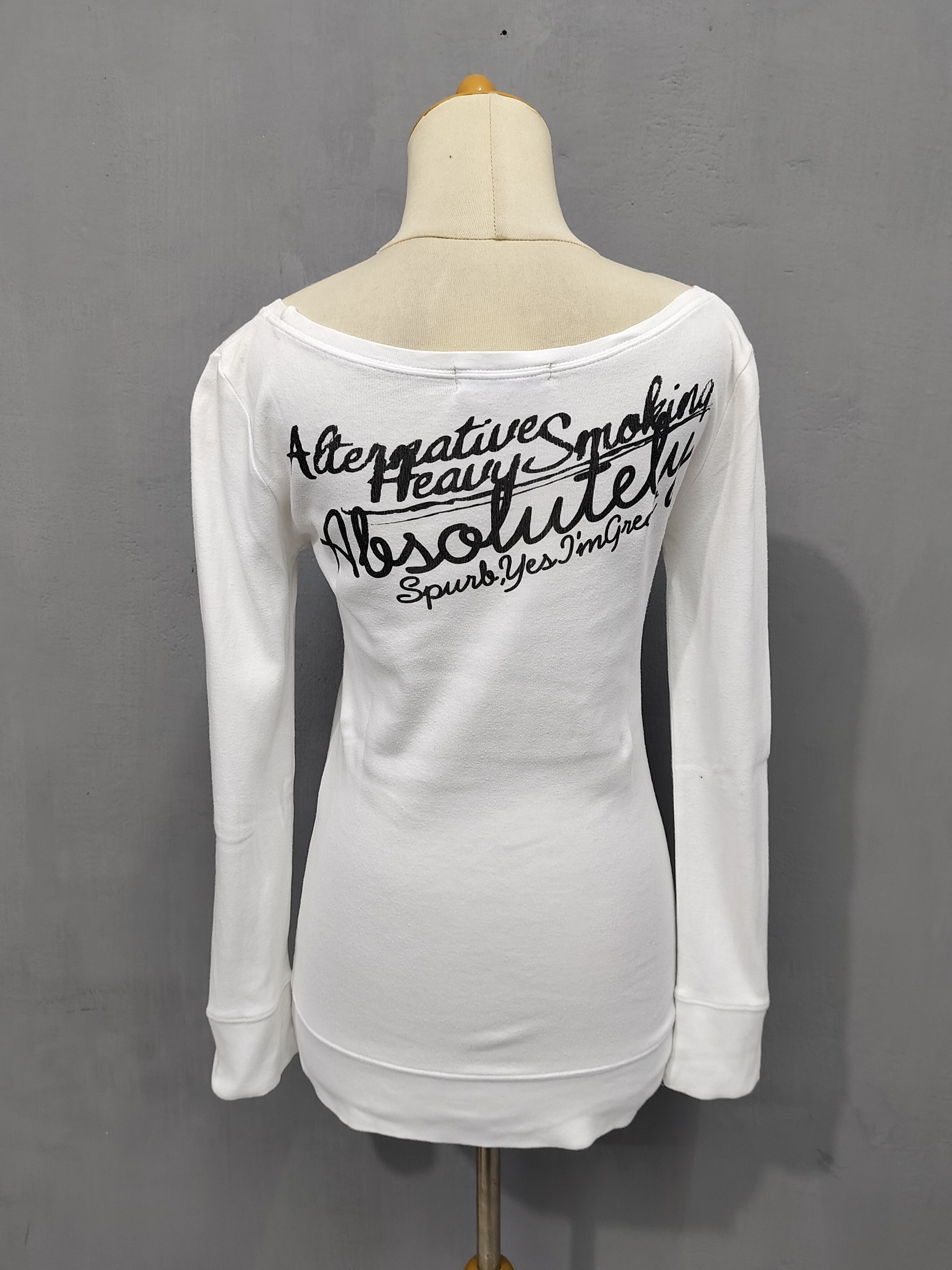 Japanese Brand 2000s IZIC🇯🇵 Photo Girl Glitter Script Rhinestone Graphic Size M / US 6-8 / IT 42-44 - 4 Thumbnail