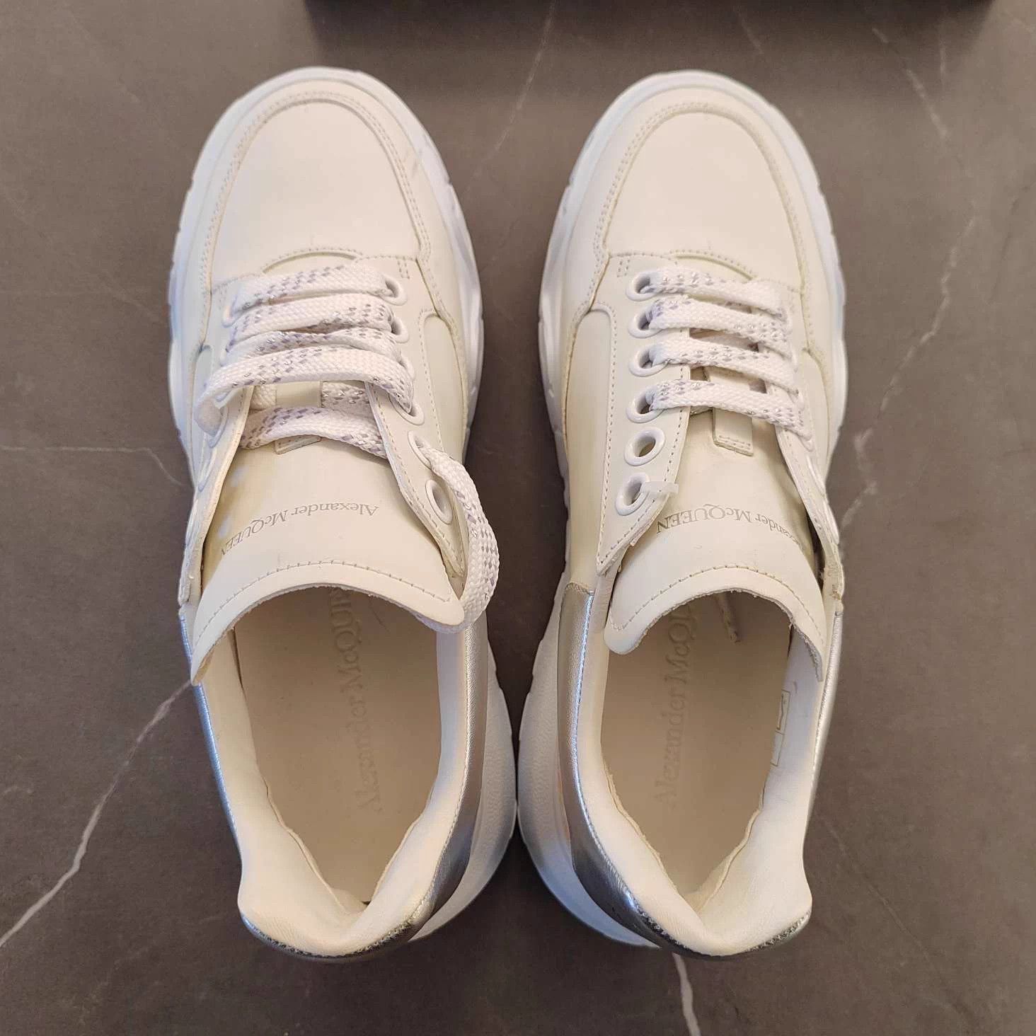 Alexander McQueen McQueen Court Trainer Suede Low Top White 37 Size US 6.5 / IT 36.5 - 6 Thumbnail