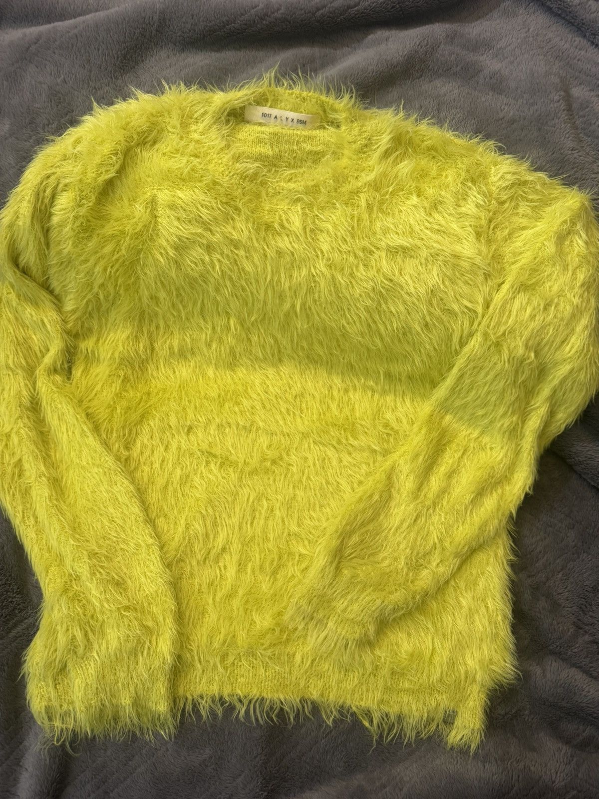 1017 ALYX 9SM 1017 Alyx 9sm fuzzy sweater neon Size US S / EU 44-46 / 1 - 1 Thumbnail