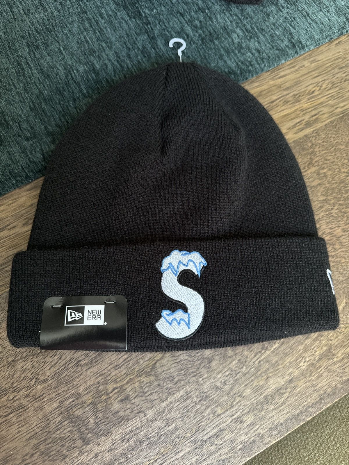 Supreme New Era S Logo Beanie Black ブラック Supreme New Era S Logo Beanie Black – Story Cape Town