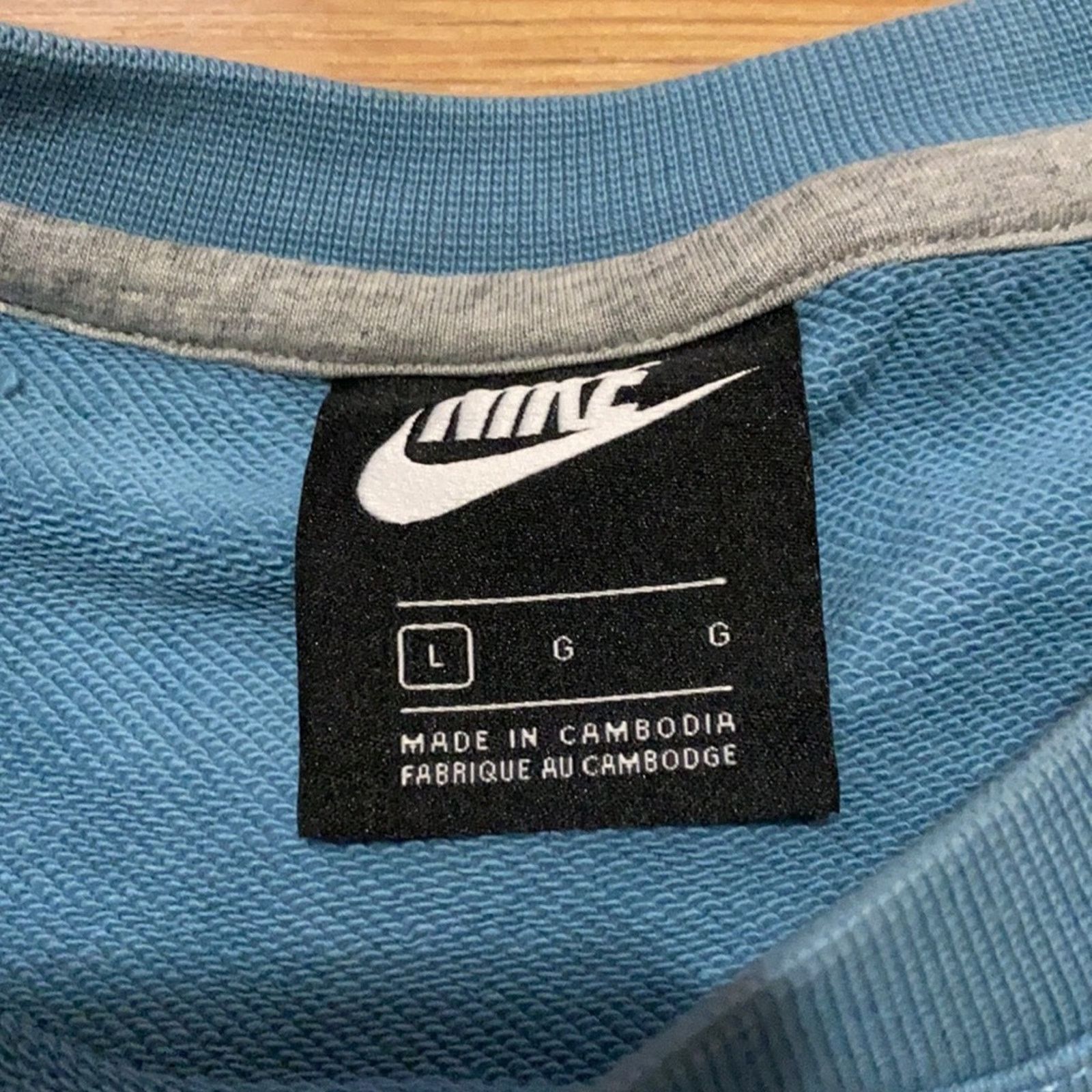 Nike Nike solo swoosh crewneck Size US L / EU 52-54 / 3 - 3 Thumbnail