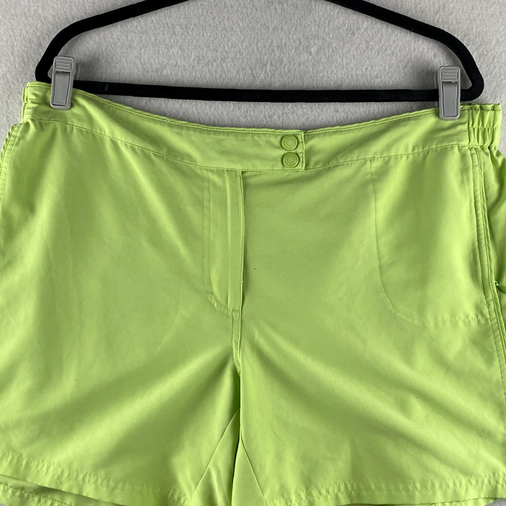 Eddie Bauer Eddie Bauer Shorts Women 18 Green Hiking Zip Pockets Light Weight Flat Front Size 40" / US 18 - 2 Thumbnail