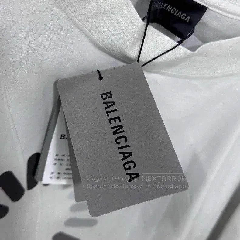 Balenciaga Balenciaga Load error glossy round neck short sleeve Size US L / EU 52-54 / 3 - 7 Thumbnail
