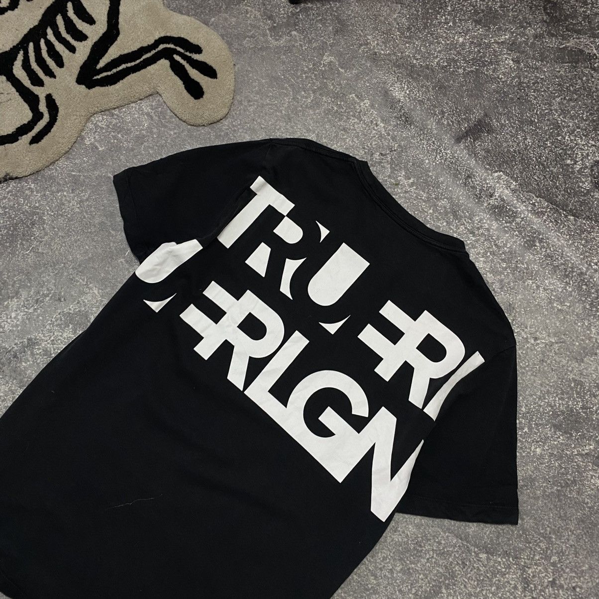 True Religion Mens True Religion Big Logo y2k opium tee Size US M / EU 48-50 / 2 - 2 Thumbnail