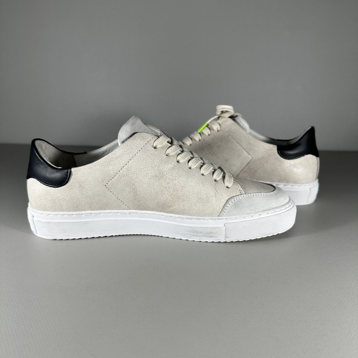 Axel Arigato Axel Arigato Clean 90 Triple Sneakers in Beige / Black Size US 7 / EU 40 - 6 Thumbnail