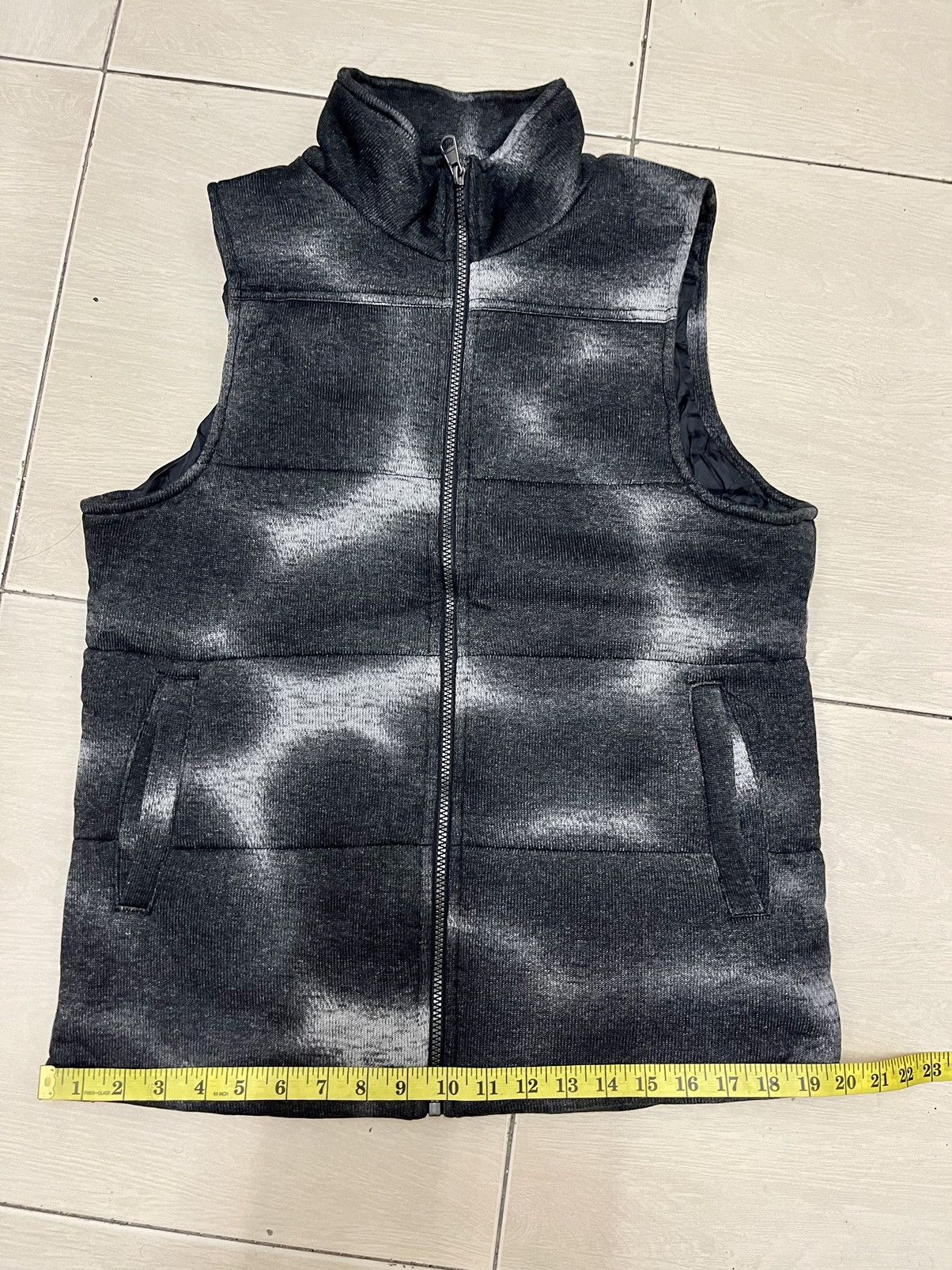 In The Attic × Japanese Brand 🔥🔥 rare In the attic sleveless down jacket Vest Size US L / EU 52-54 / 3 - 6 Thumbnail