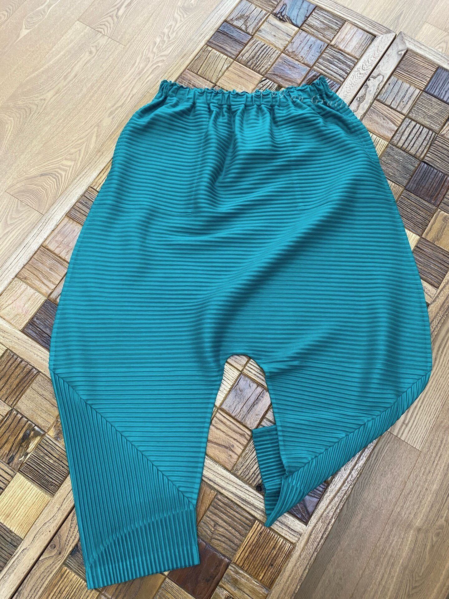Issey Miyake Issey Miyake ME Pleated Cropped Harem Pants Size 32" / US 10 / IT 46 - 1 Thumbnail