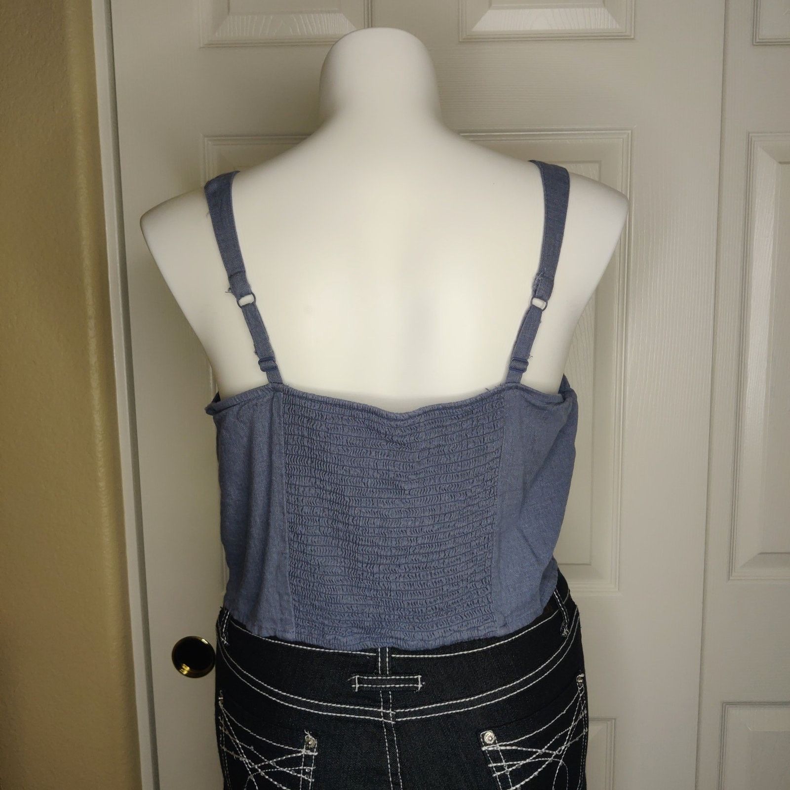 Torrid Torrid Linen Blend Button-Front Crop Tank sz 1 Size XL / US 12-14 / IT 48-50 - 4 Thumbnail