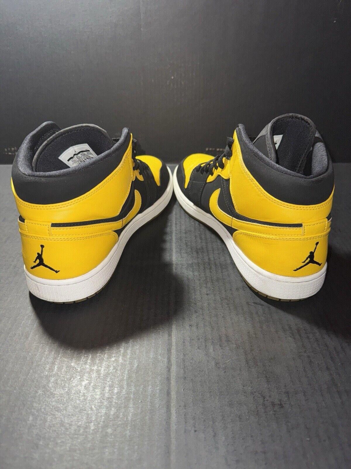 Jordan Brand Nike Air Jordan 1 Retro Mid New Love 2017 554724-035 Sz 11.5 Size US 11.5 / EU 44-45 - 6 Thumbnail