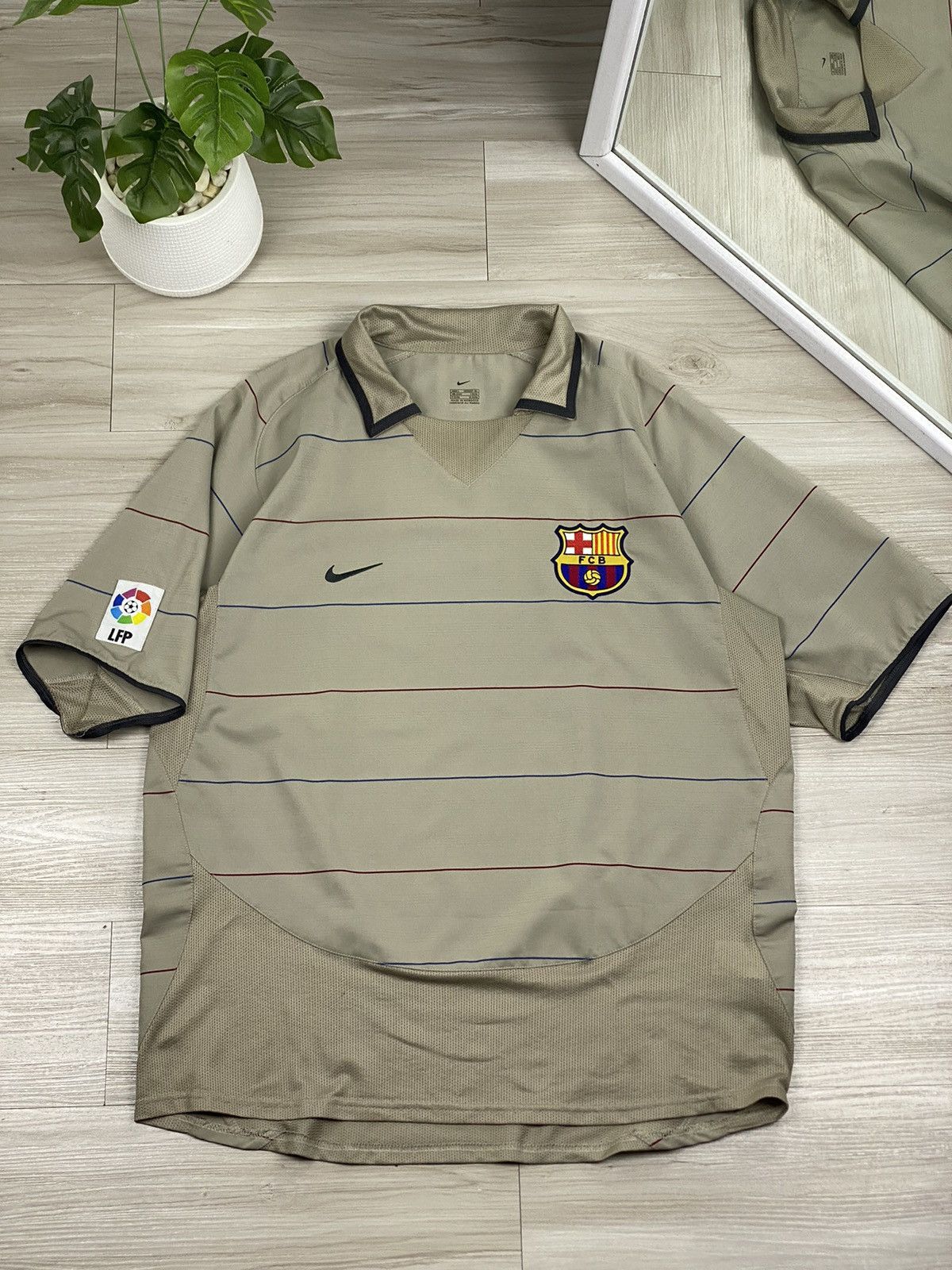希少 FC Barcelona バルセロナ NIKE 03 05 サード L Nike × Vintage Nike Jersey F.C Barcelona 2003/05 Soccer