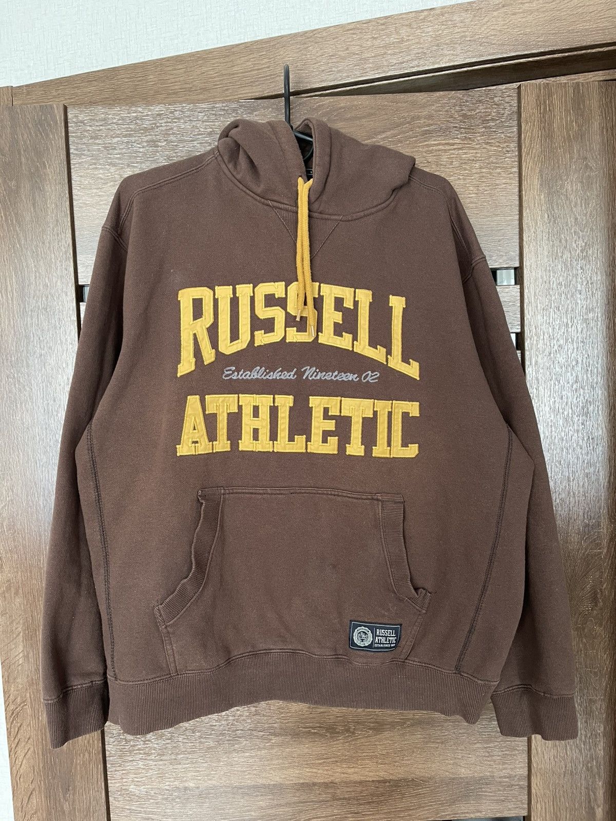 Russell Athletic Russell Athletic Vintage Brown Hoodie Embroidered Logo 90s Size US L / EU 52-54 / 3 - 2 Thumbnail